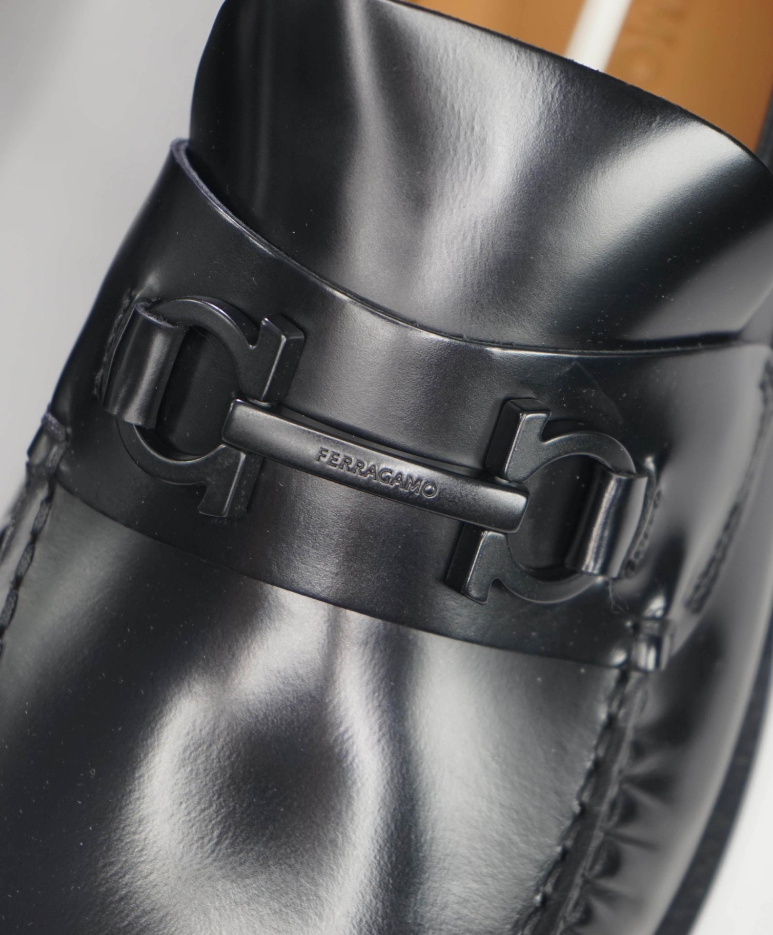 $995 FERRAGAMO - Black Leather "FORT" Loafers - 12 EE