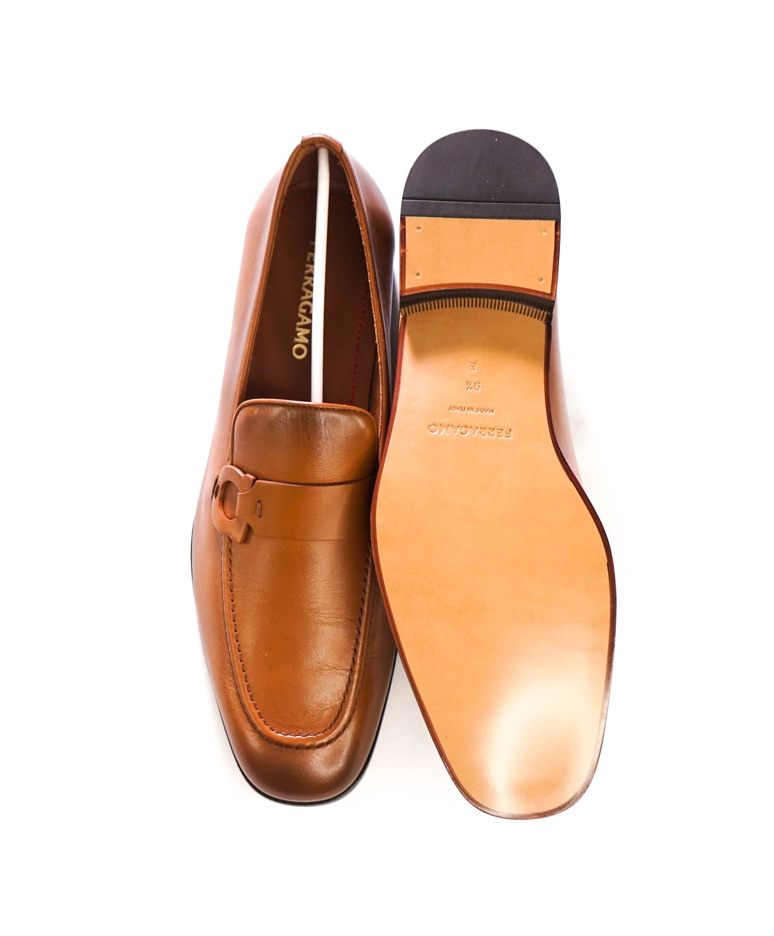 $1,050 FERRAGAMO - "BONNY" Brown Leather Loafers - 9.5 E
