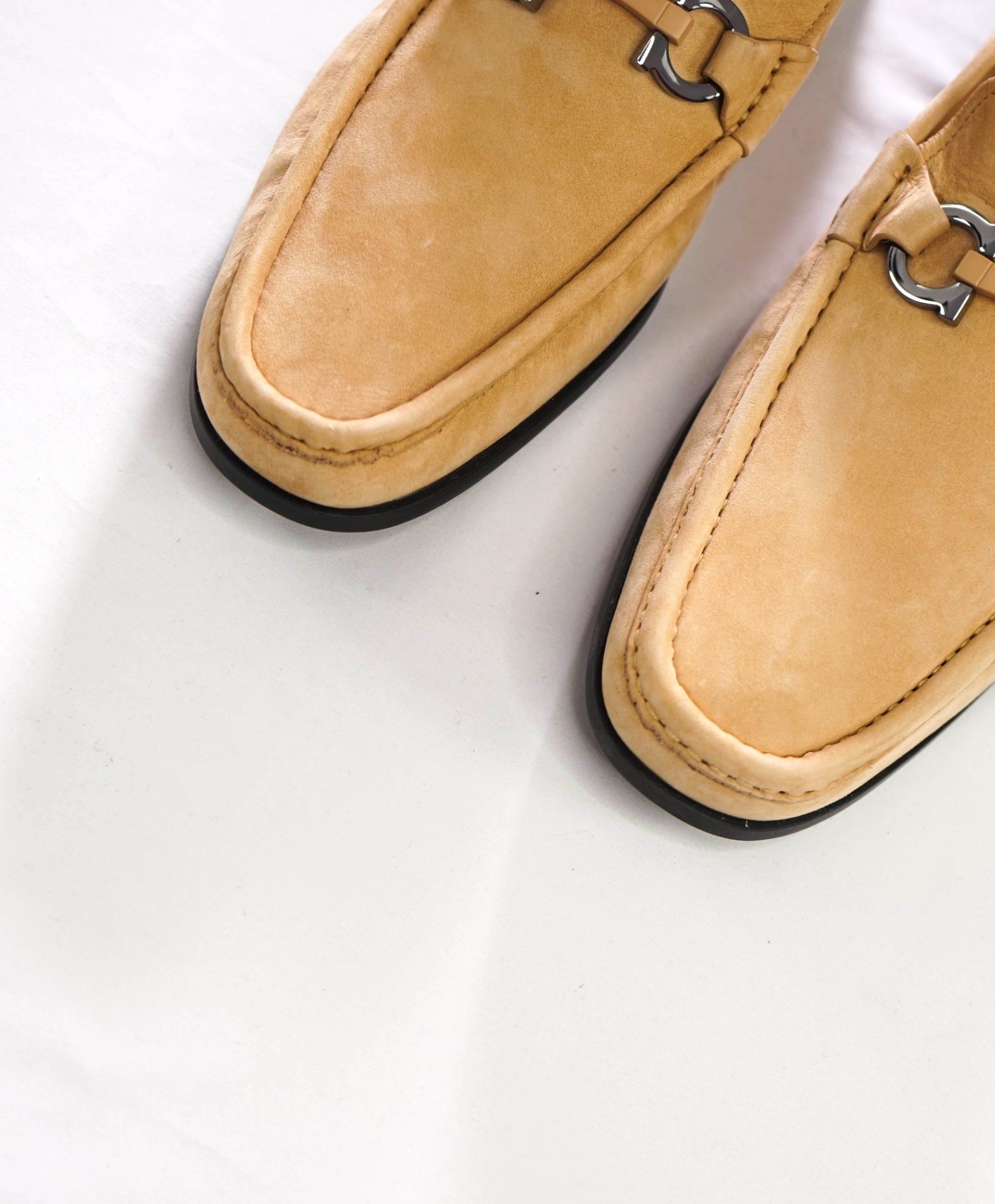 $850 FERRAGAMO - "GRANDIOSO" Neutral Suede Loafers - 12 E