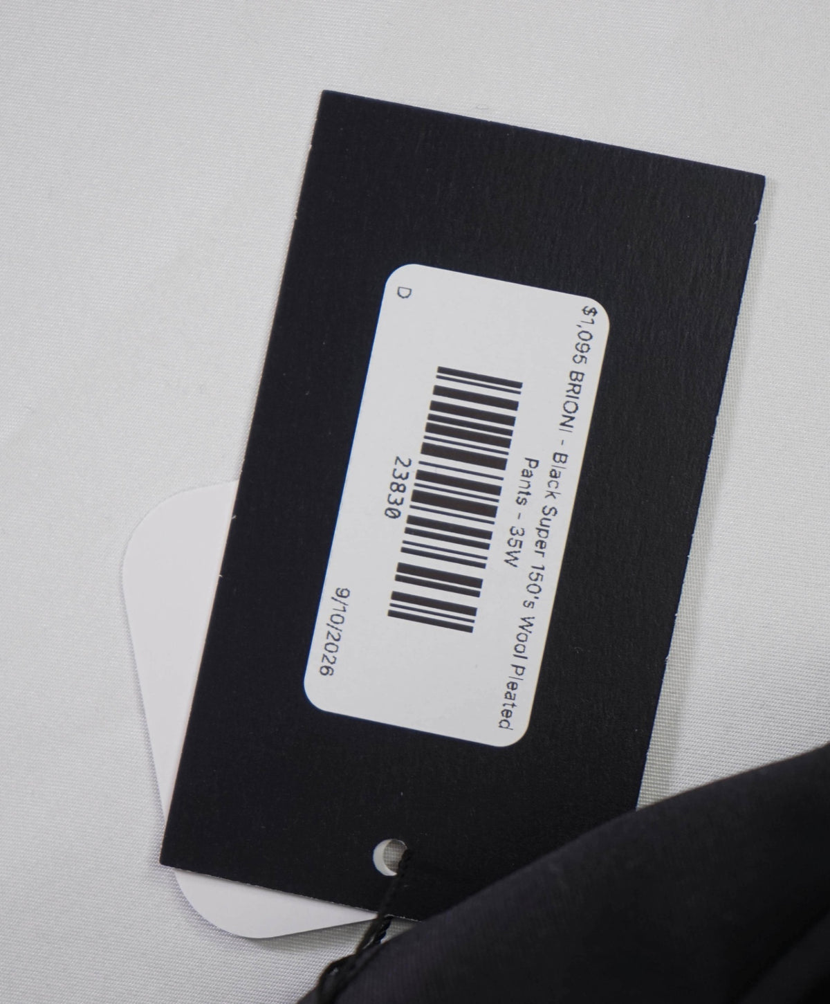 $1,095 BRIONI - Black Super 150's Wool Pleated Pants - 35W