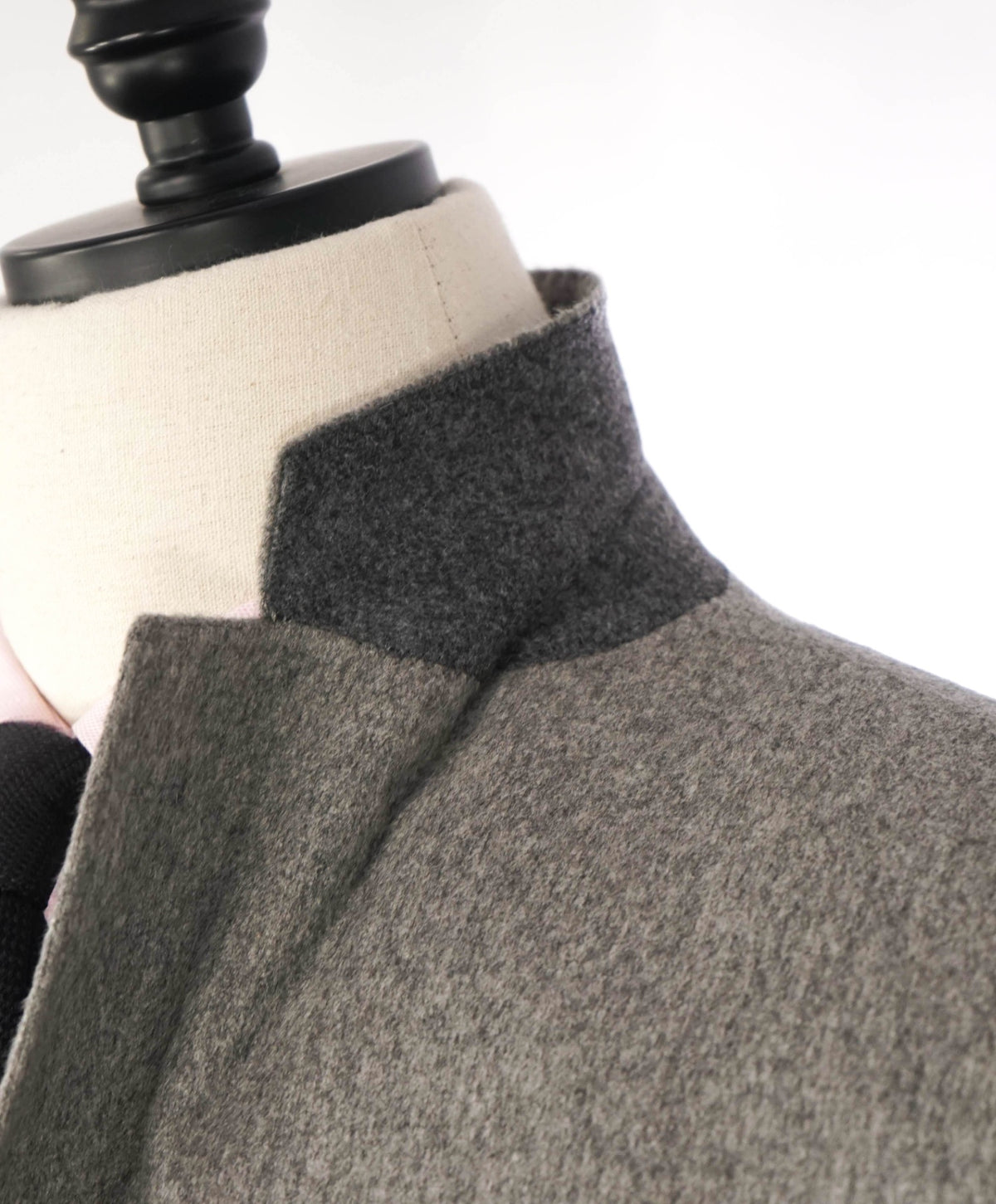 $1,295 SAKS FIFTH AVENUE - Gray 100% Cashmere Blazer - 42R