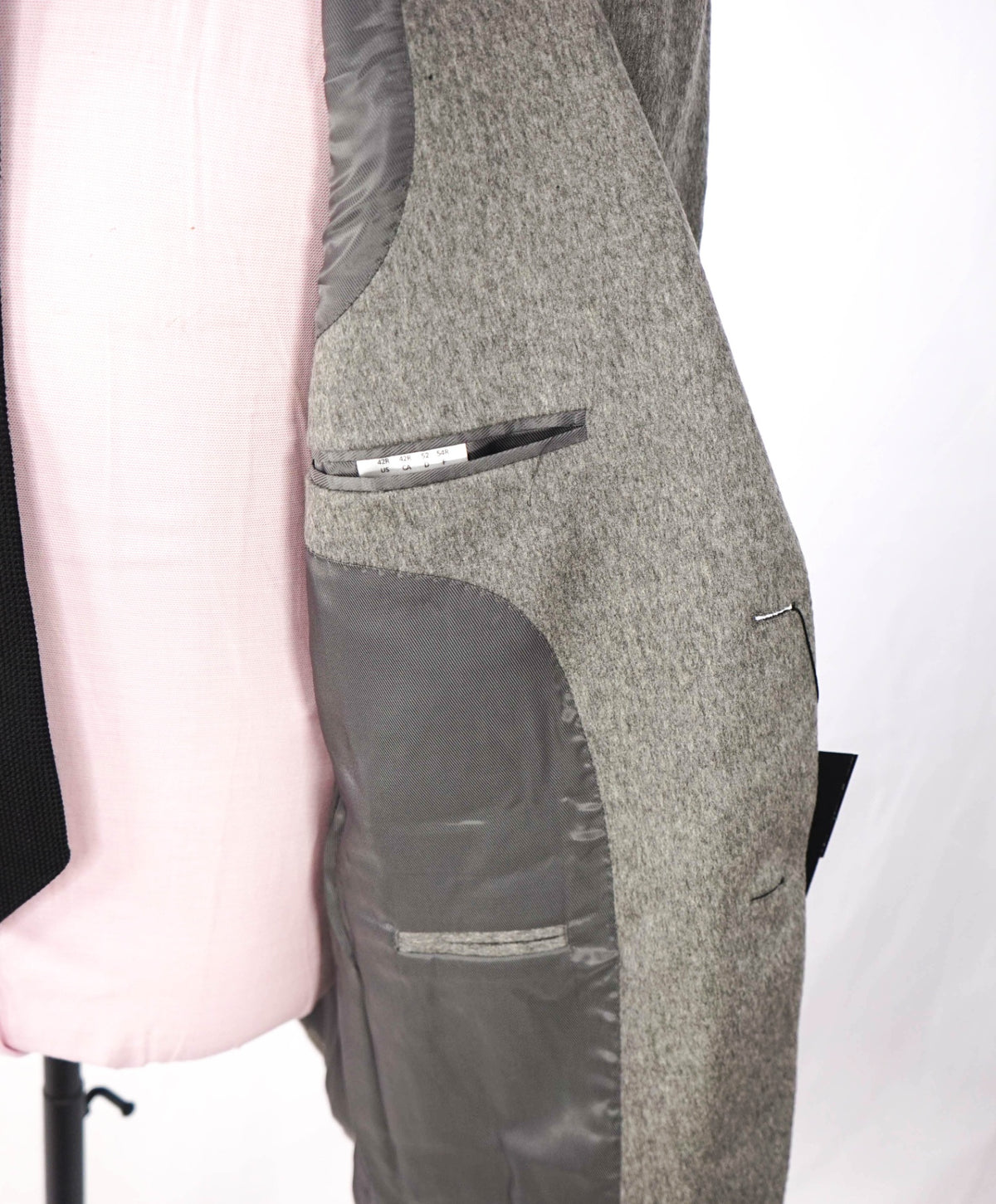 $1,295 SAKS FIFTH AVENUE - Gray 100% Cashmere Blazer - 42R