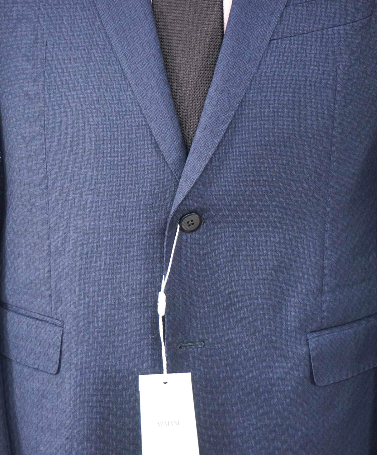 $1,995 ARMANI COLLEZIONI - Navy Geometric "M-LINE" Suit - 40R