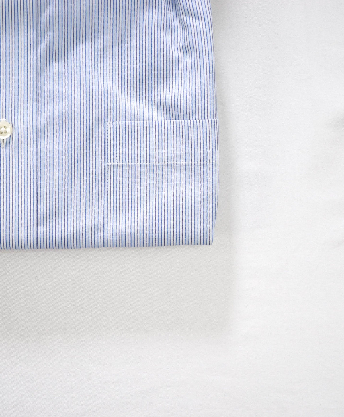$128 BROOKS BROTHERS - Blue Stripe NON-IRON "MADISON" - 15.5 - 32