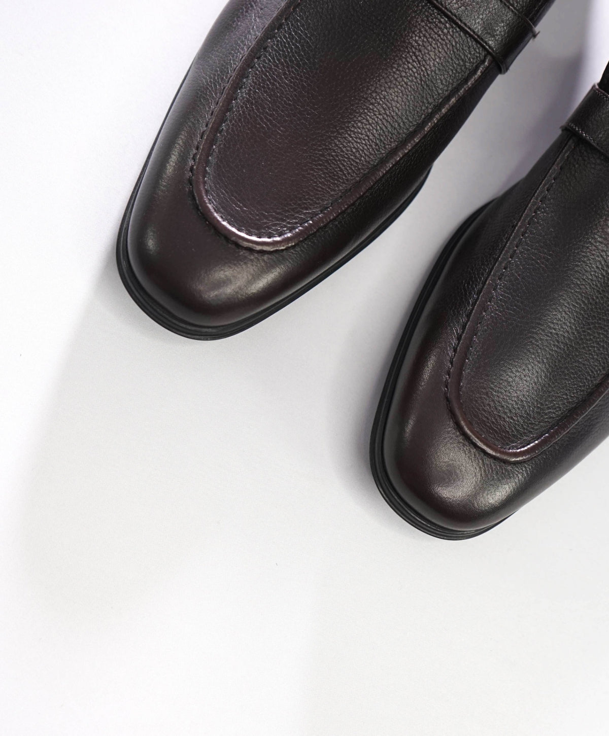 $895 FERRAGAMO - Brown Pebble Leather Loafers - 11 D