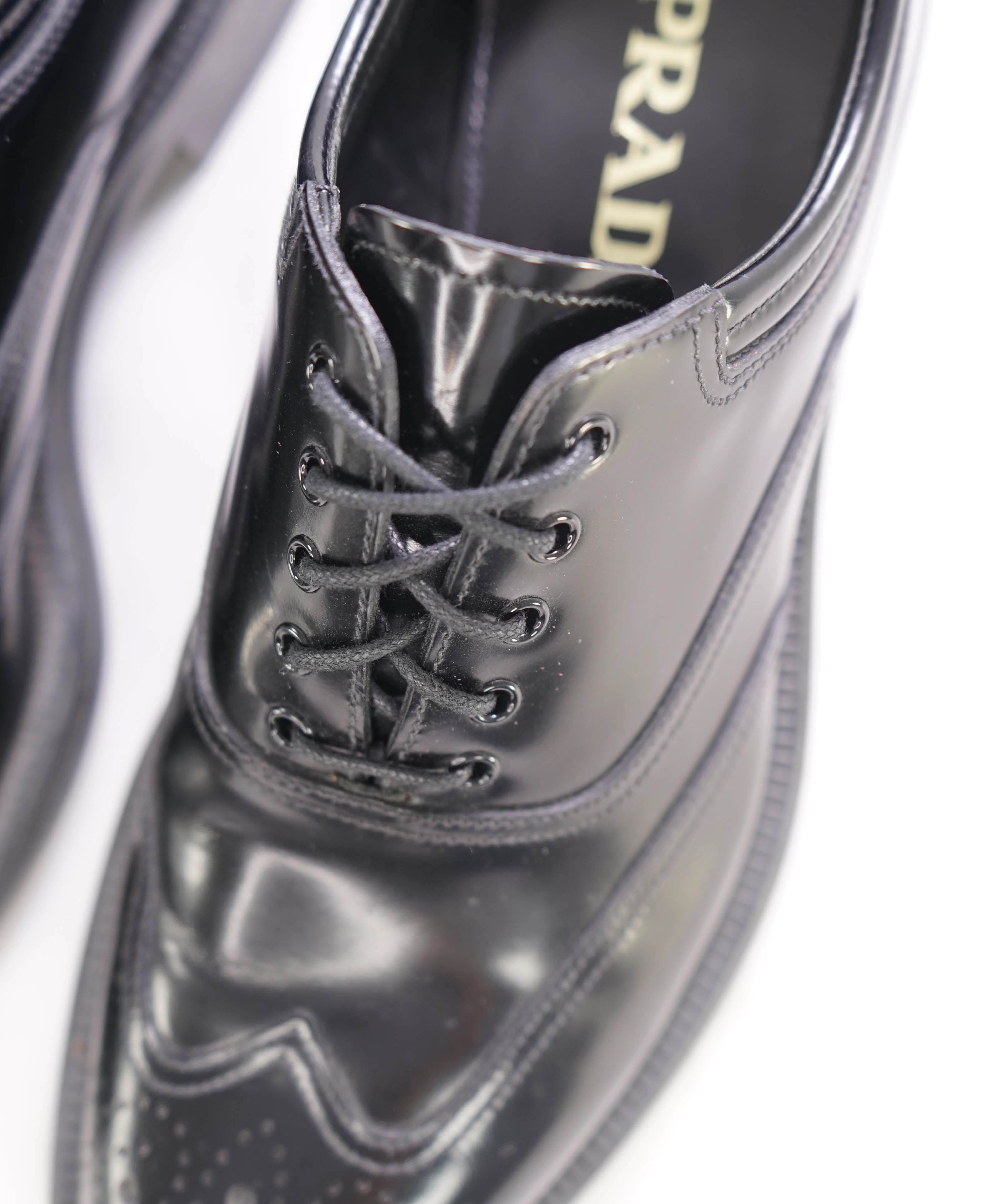 $950 PRADA - Black Brushed Leather Wingtip Brogue Detail Oxfords - 7 US (6 Prada)