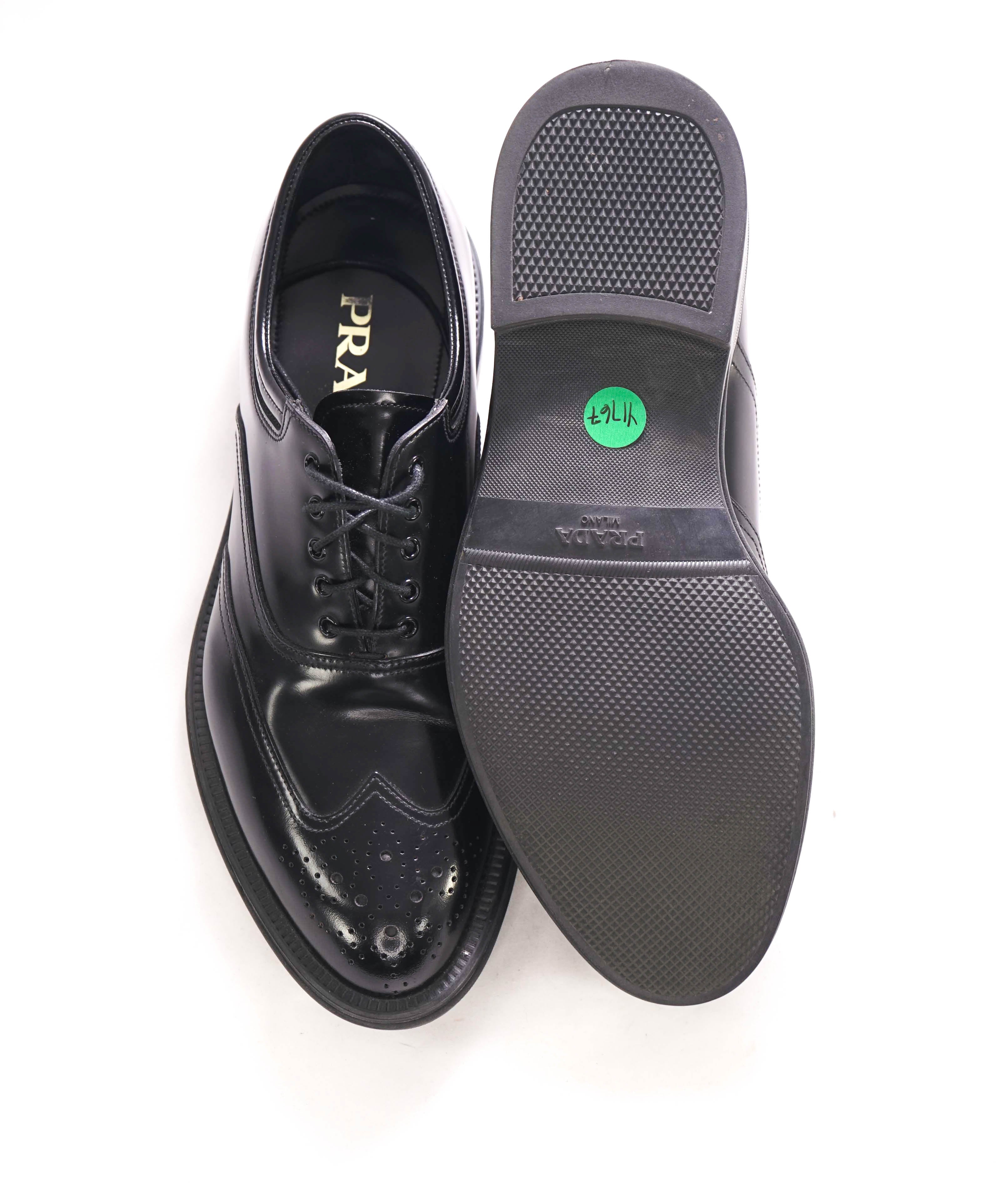 $950 PRADA - Black Brushed Leather Wingtip Brogue Detail Oxfords - 7 US (6 Prada)