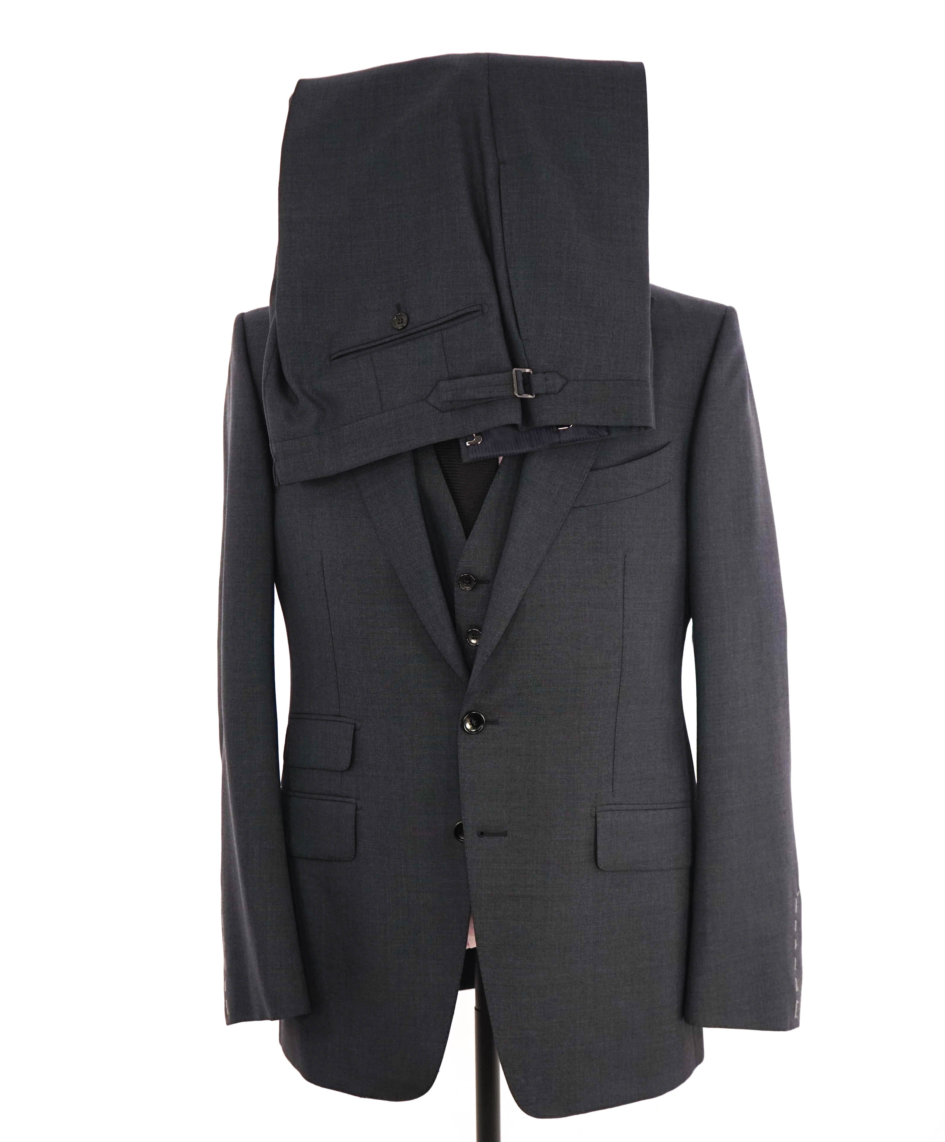 $6,990 TOM FORD - 3-Piece Gray PEAK LAPEL "O'Connor" Vested Side Tab Suit - 42R (52EU)