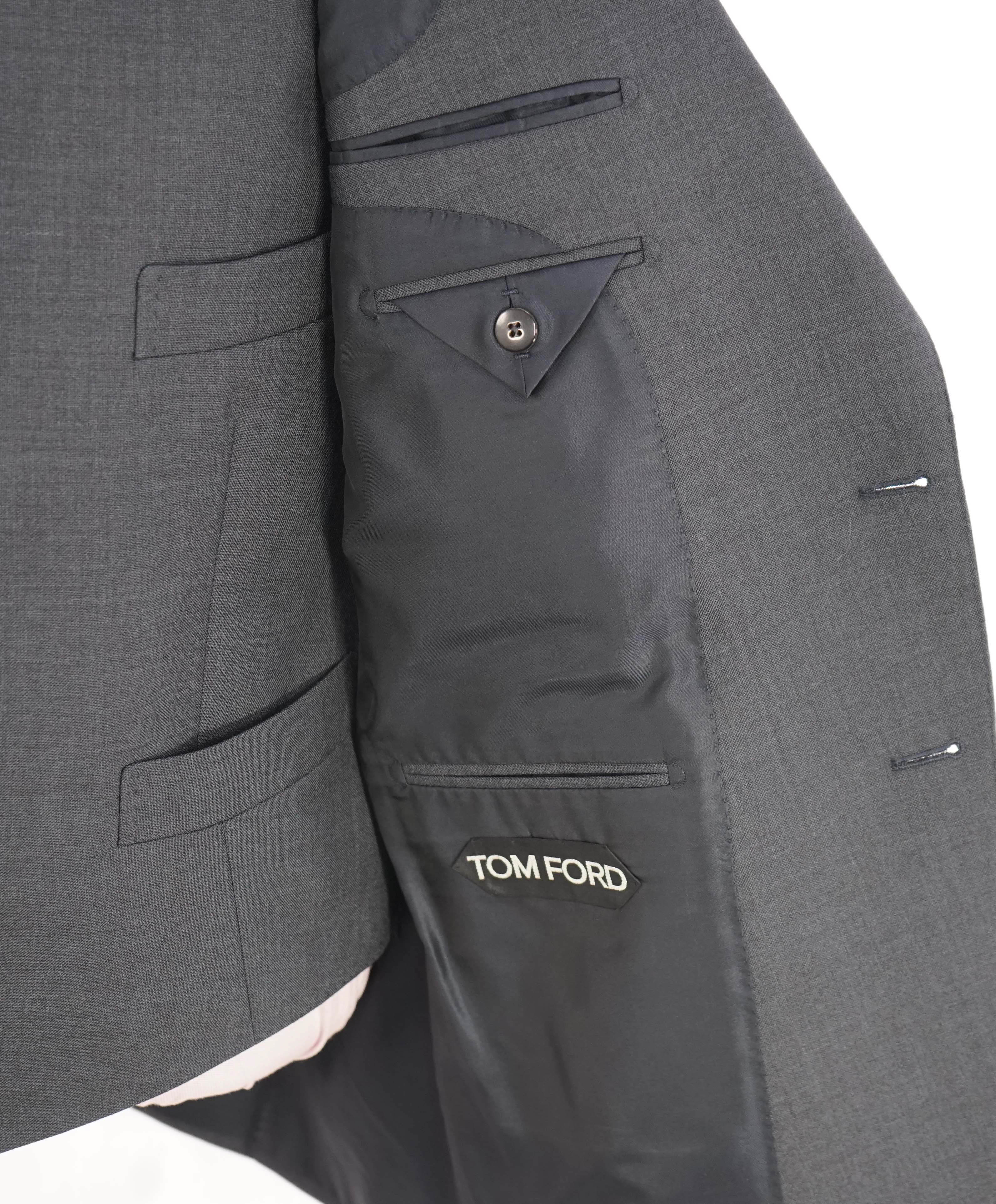 $6,990 TOM FORD - 3-Piece Gray PEAK LAPEL "O'Connor" Vested Side Tab Suit - 42R (52EU)