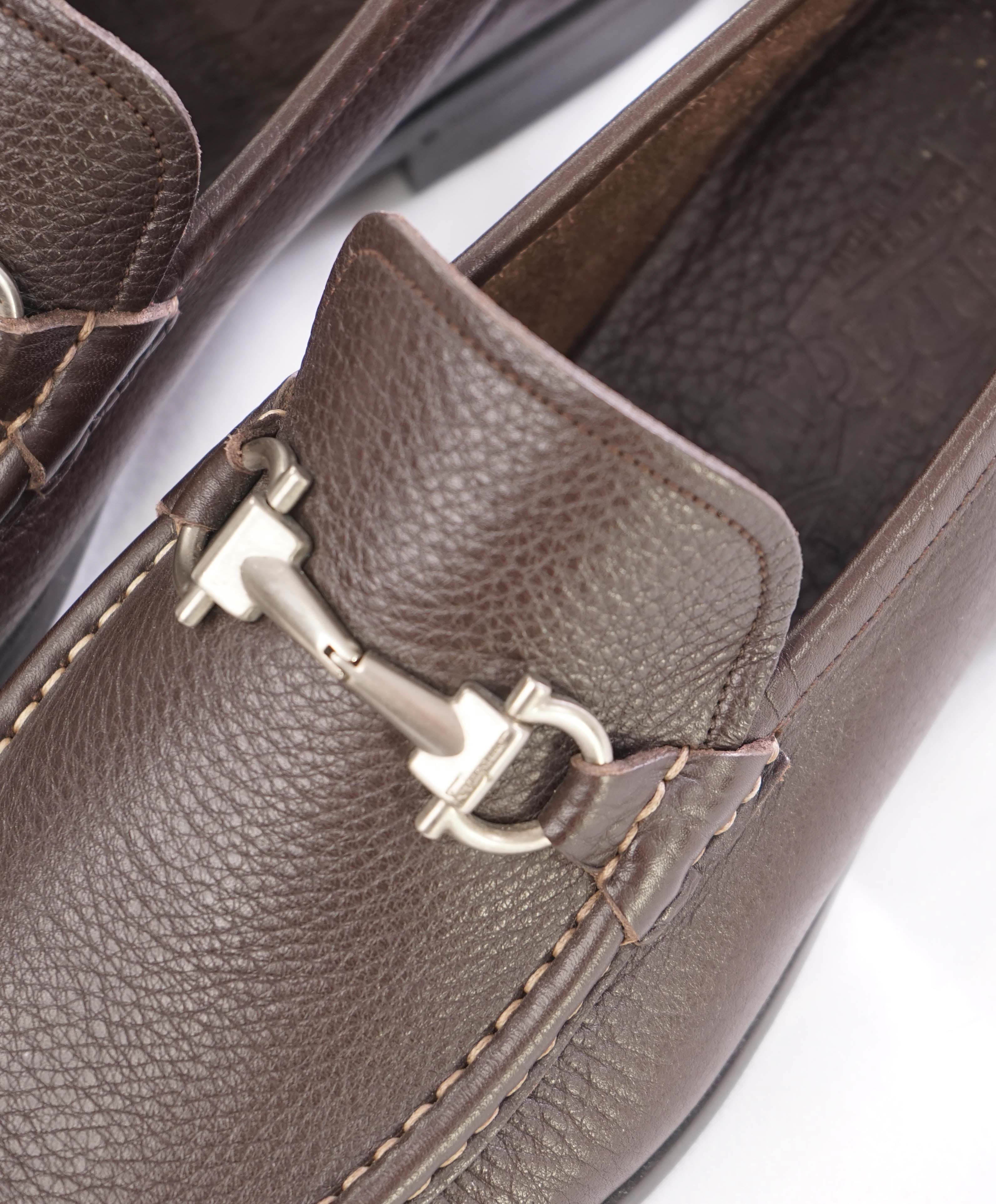 $850 SALVATORE FERRAGAMO - “Magnifico” Brown Leather Slip-On Loafer - 9.5 D