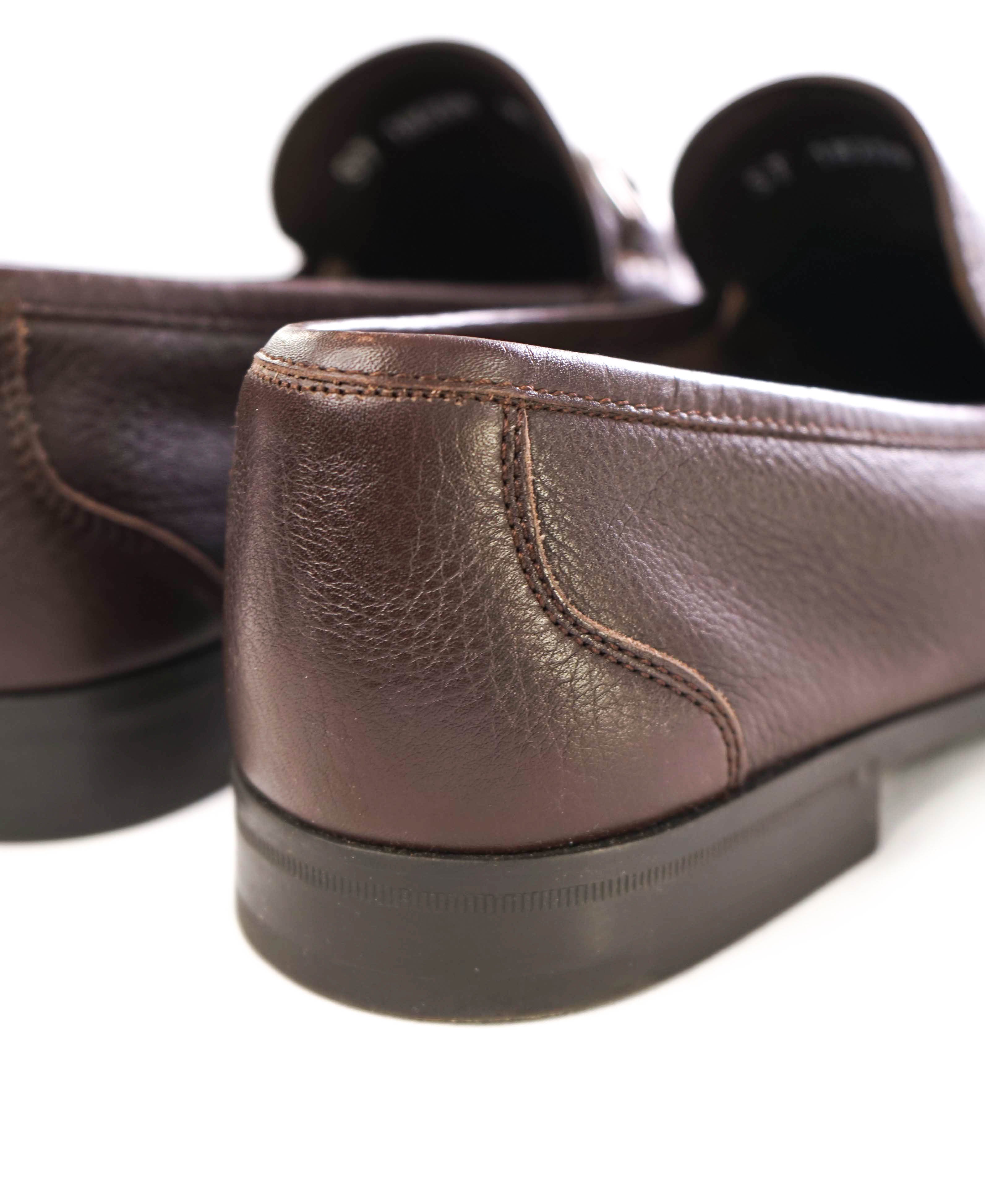 $850 SALVATORE FERRAGAMO - “Magnifico” Brown Leather Slip-On Loafer - 9.5 D
