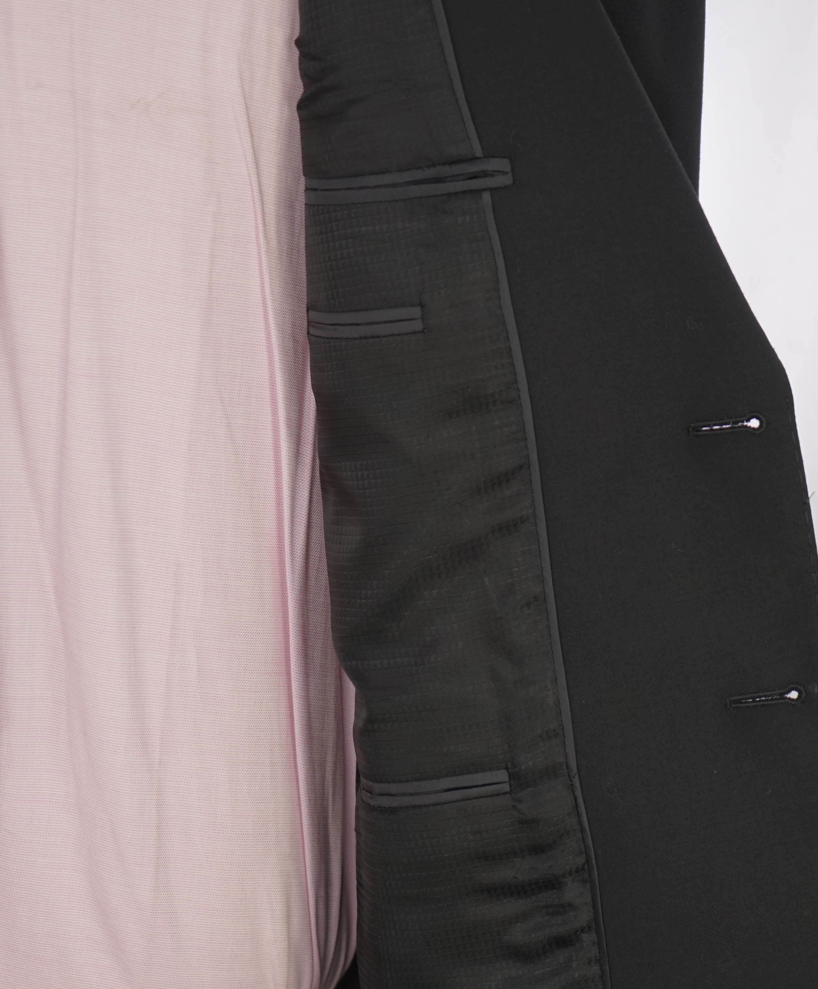 ARMANI COLLEZIONI -  "G Line" Modern Solid Black Notch Lapel Suit - 38S