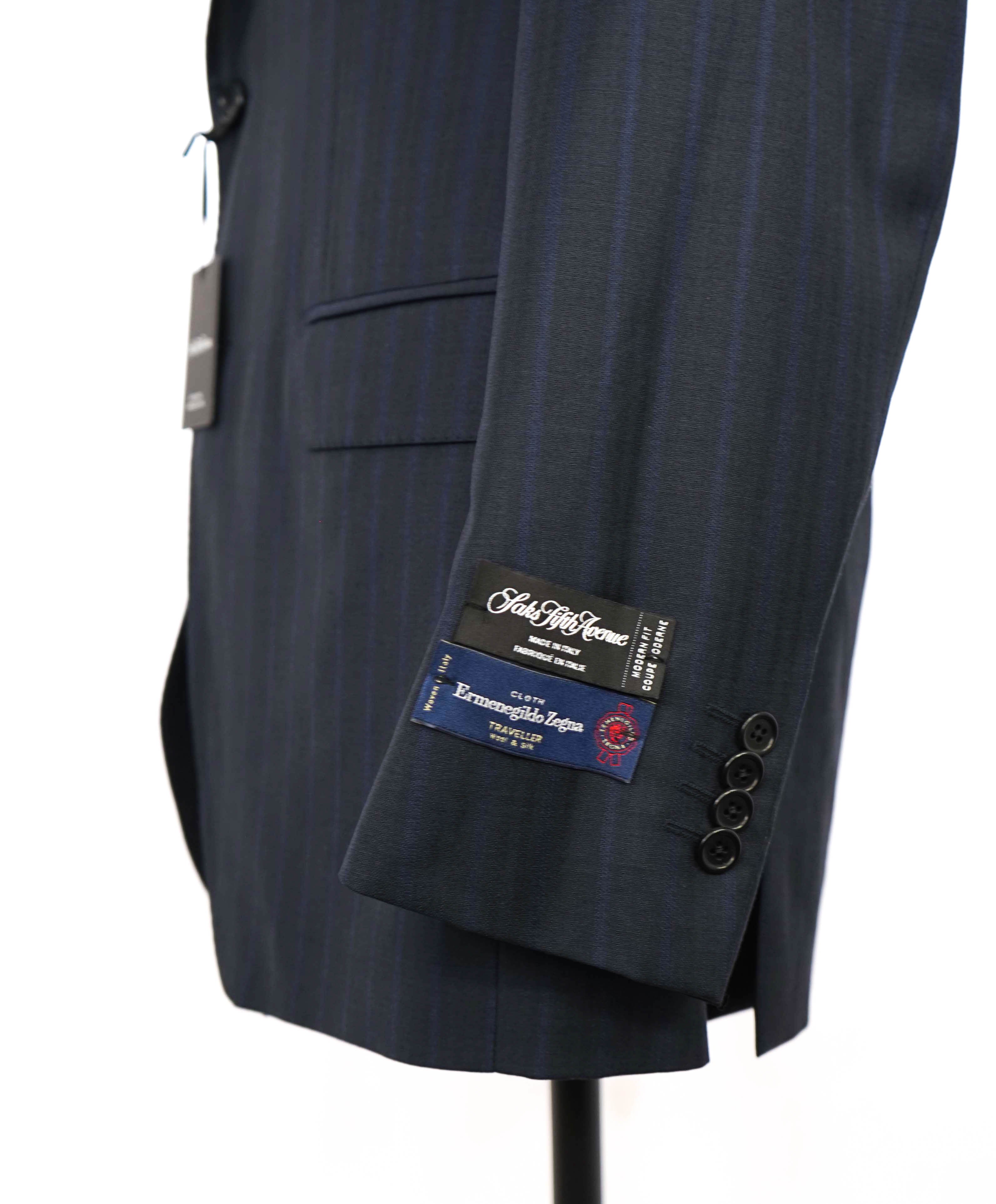 ERMENEGILDO ZEGNA - By SAKS FIFTH AVENUE *Modern* "Traveller" Suit - 42L 34W