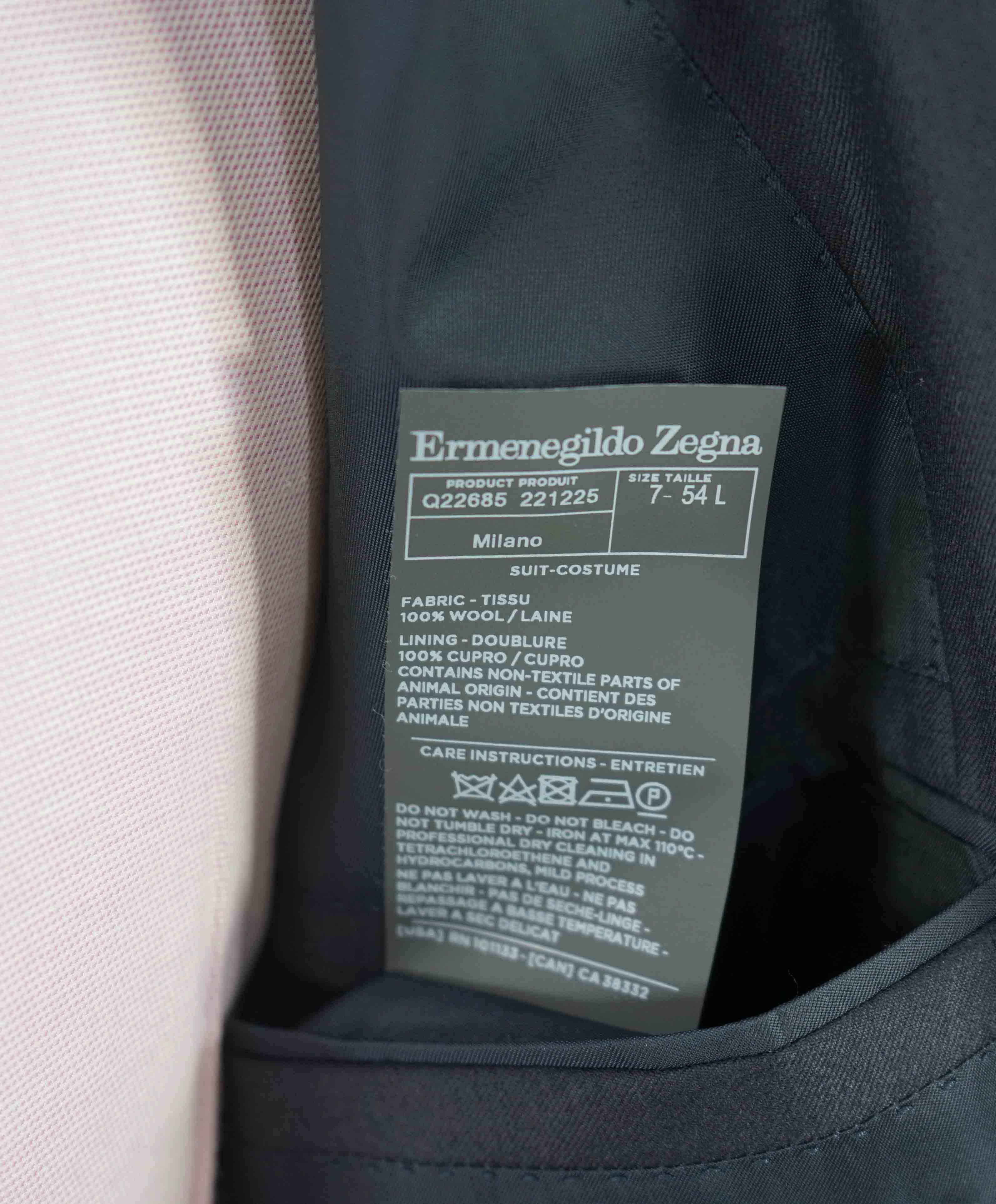 $3,995 ERMENEGILDO ZEGNA -"TROFEO" Navy Premium Suit - 44L