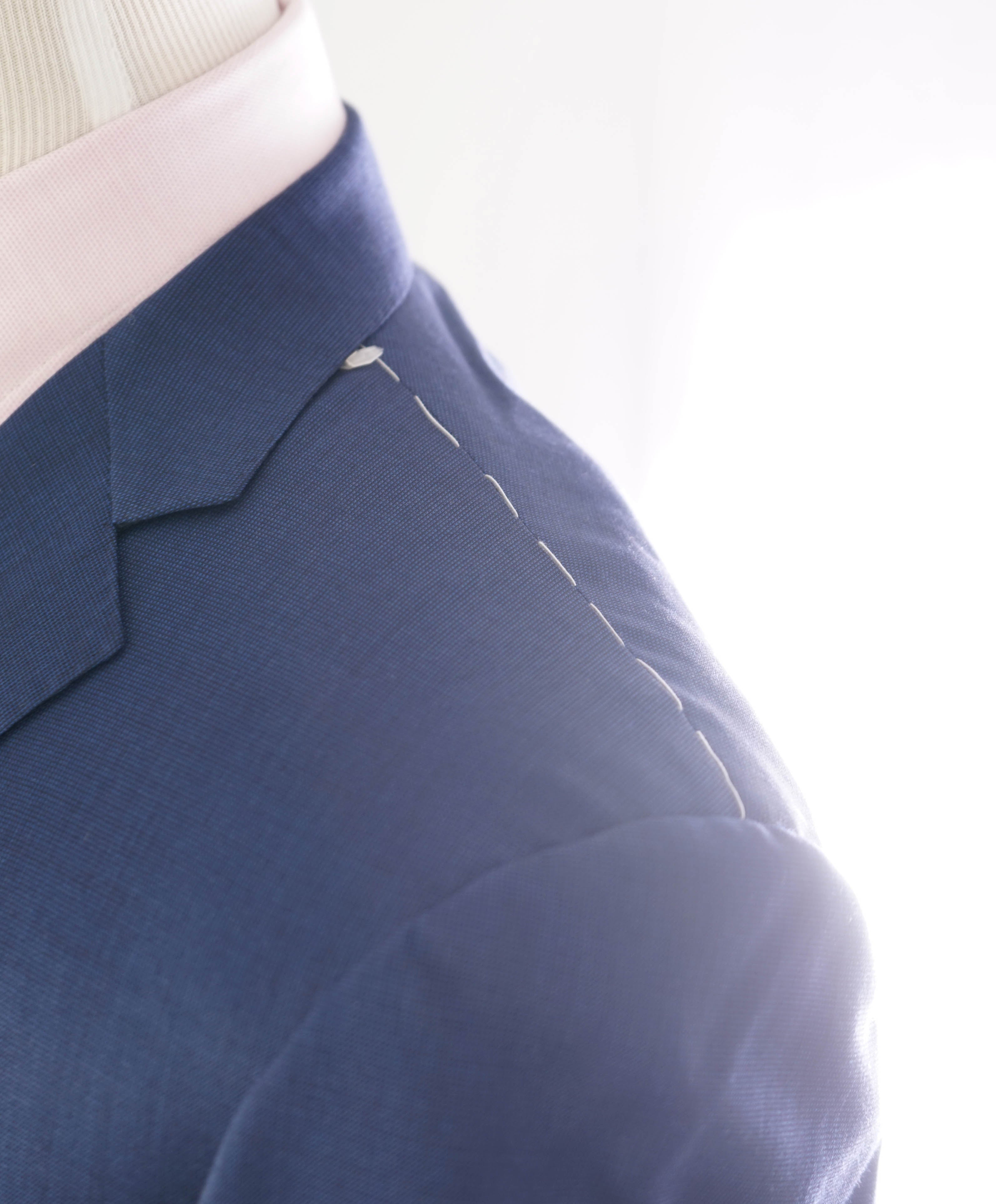 $1,595 CORNELIANI - *18,25 MICRONS* Blue Pindot Blazer - 44R