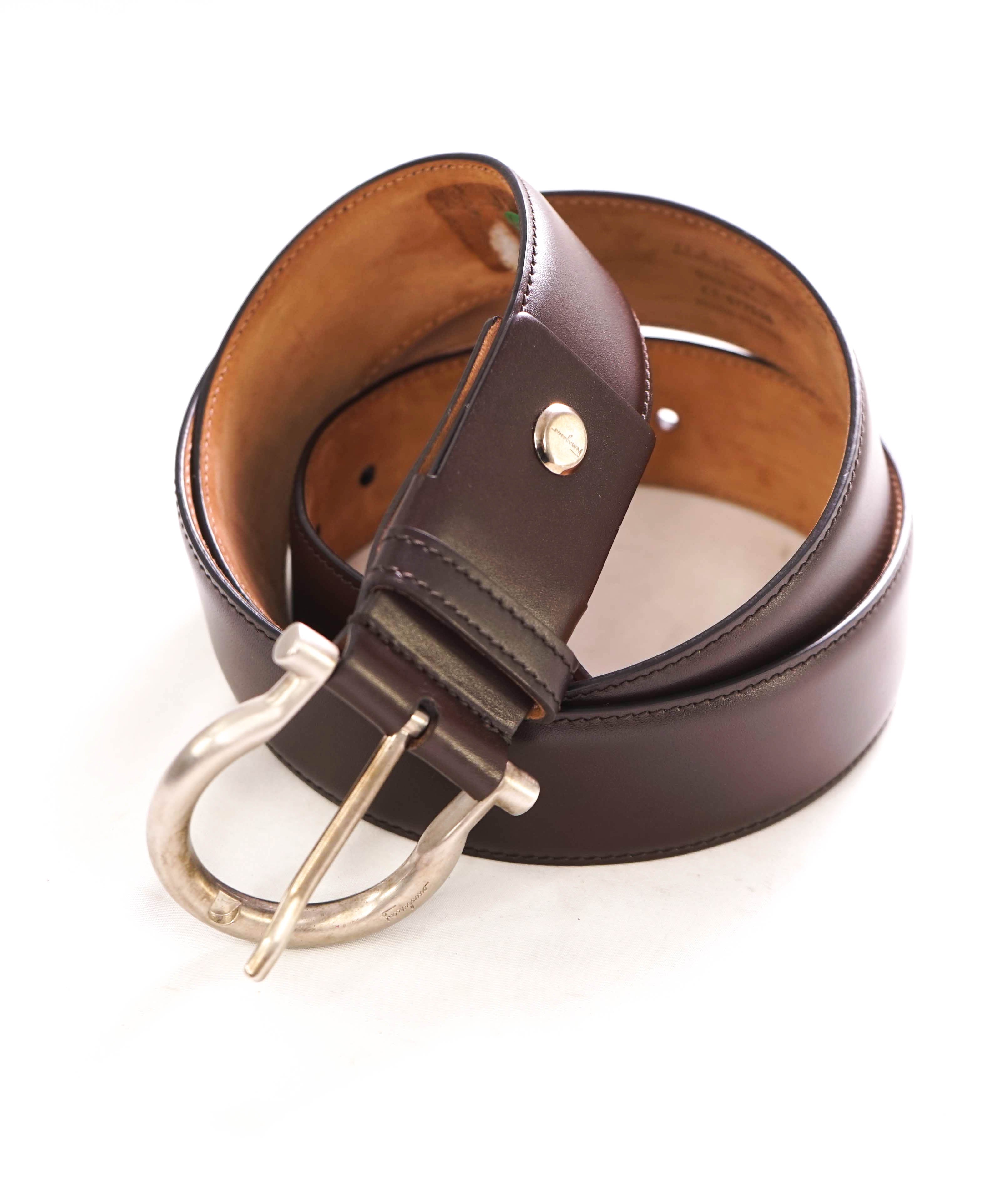 $535 SALVATORE FERRAGAMO - Brown Single Gancini Buckle Leather Belt - 40W (105cm)