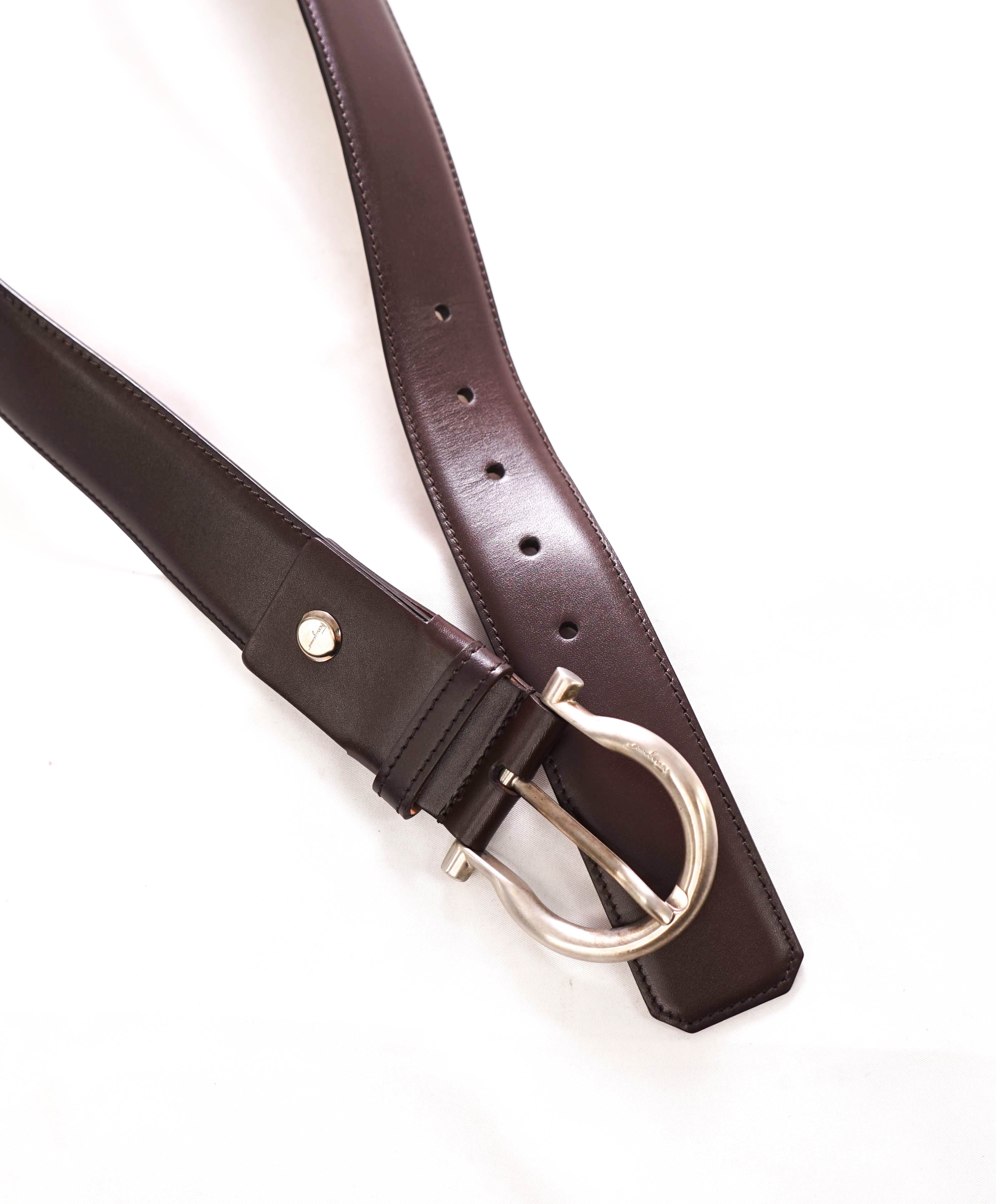 $535 SALVATORE FERRAGAMO - Brown Single Gancini Buckle Leather Belt - 40W (105cm)