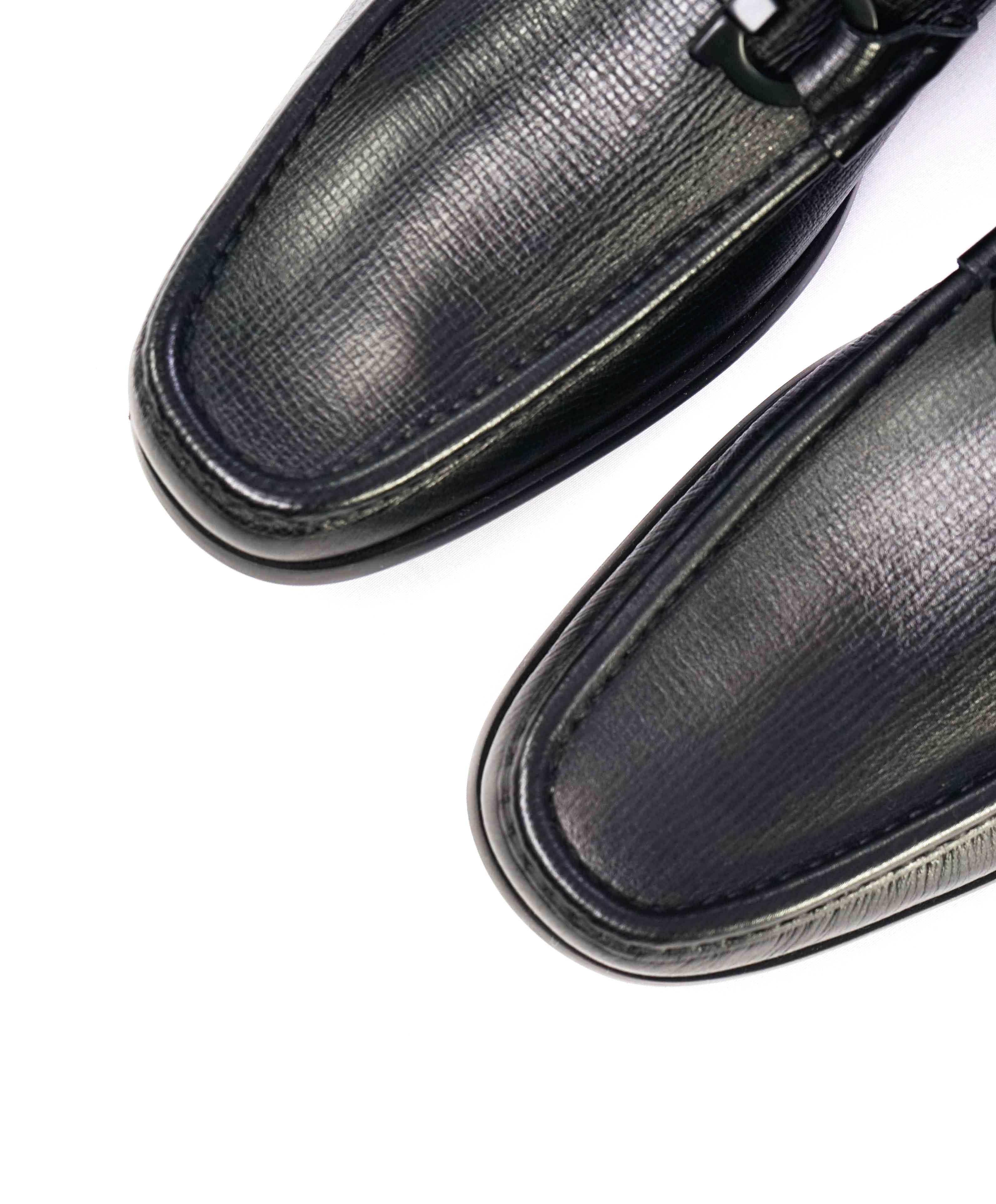 $850 SALVATORE FERRAGAMO - “GRANDIOSO 2" Gancini Bit Loafer Black Leather - 8 E