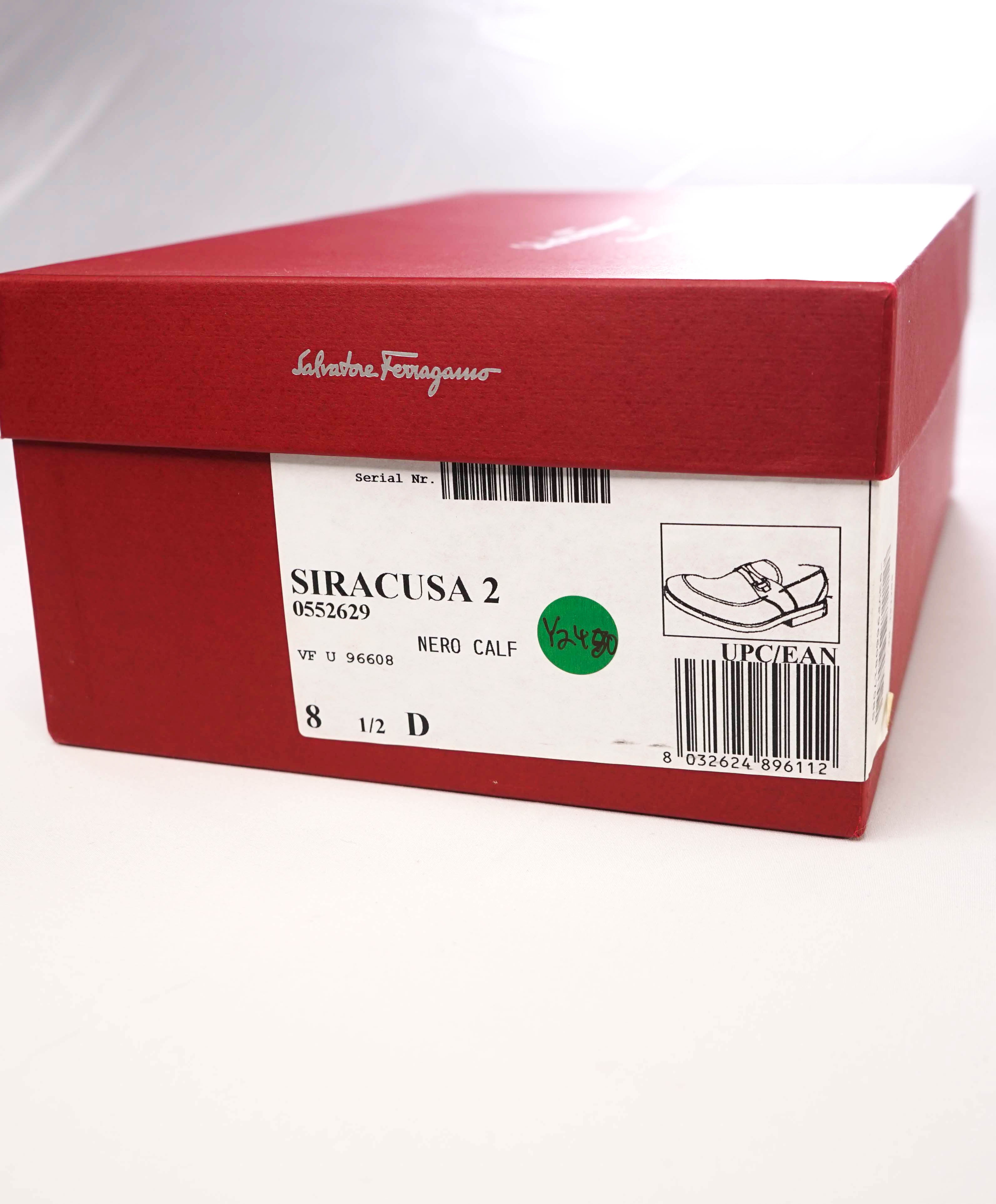 $850 SALVATORE FERRAGAMO -"Siracusa 2" Black Gancini Leather Loafers - 8.5 D