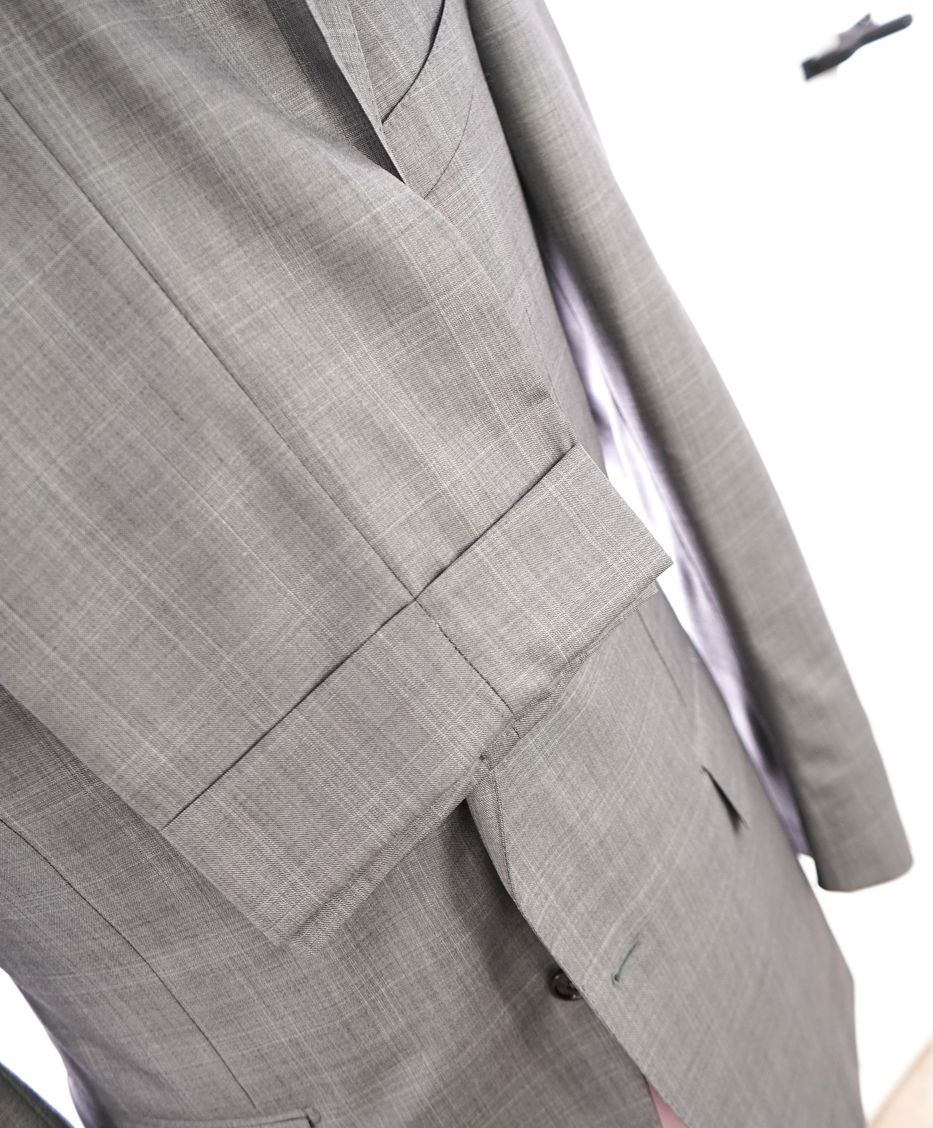 $4,690 ERMENEGILDO ZEGNA -"TROFEO 600" SILK Gray Check Suit - 44R