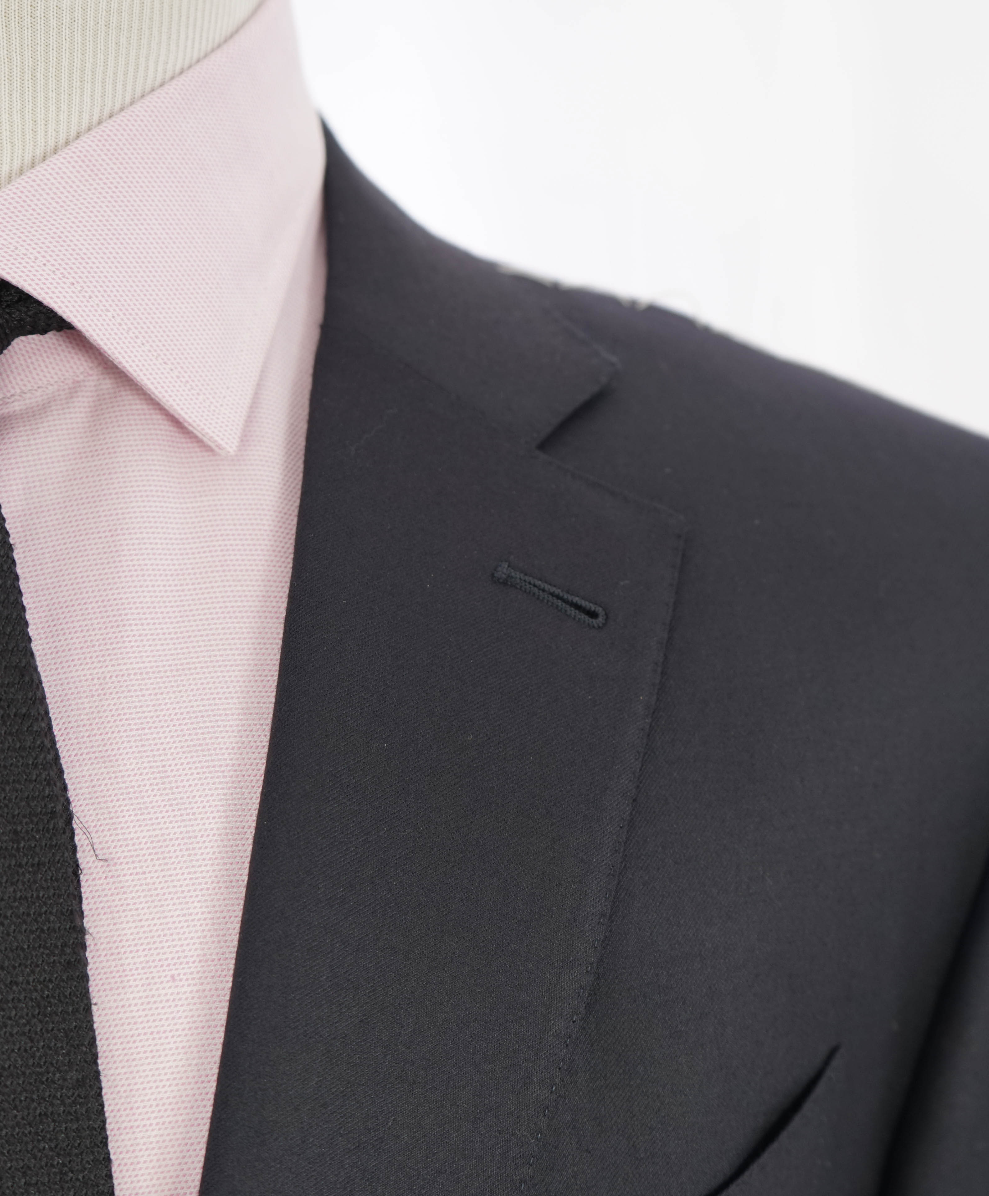 $3,995 ERMENEGILDO ZEGNA -"TROFEO" Navy CLOSET STAPLE Suit - 46L