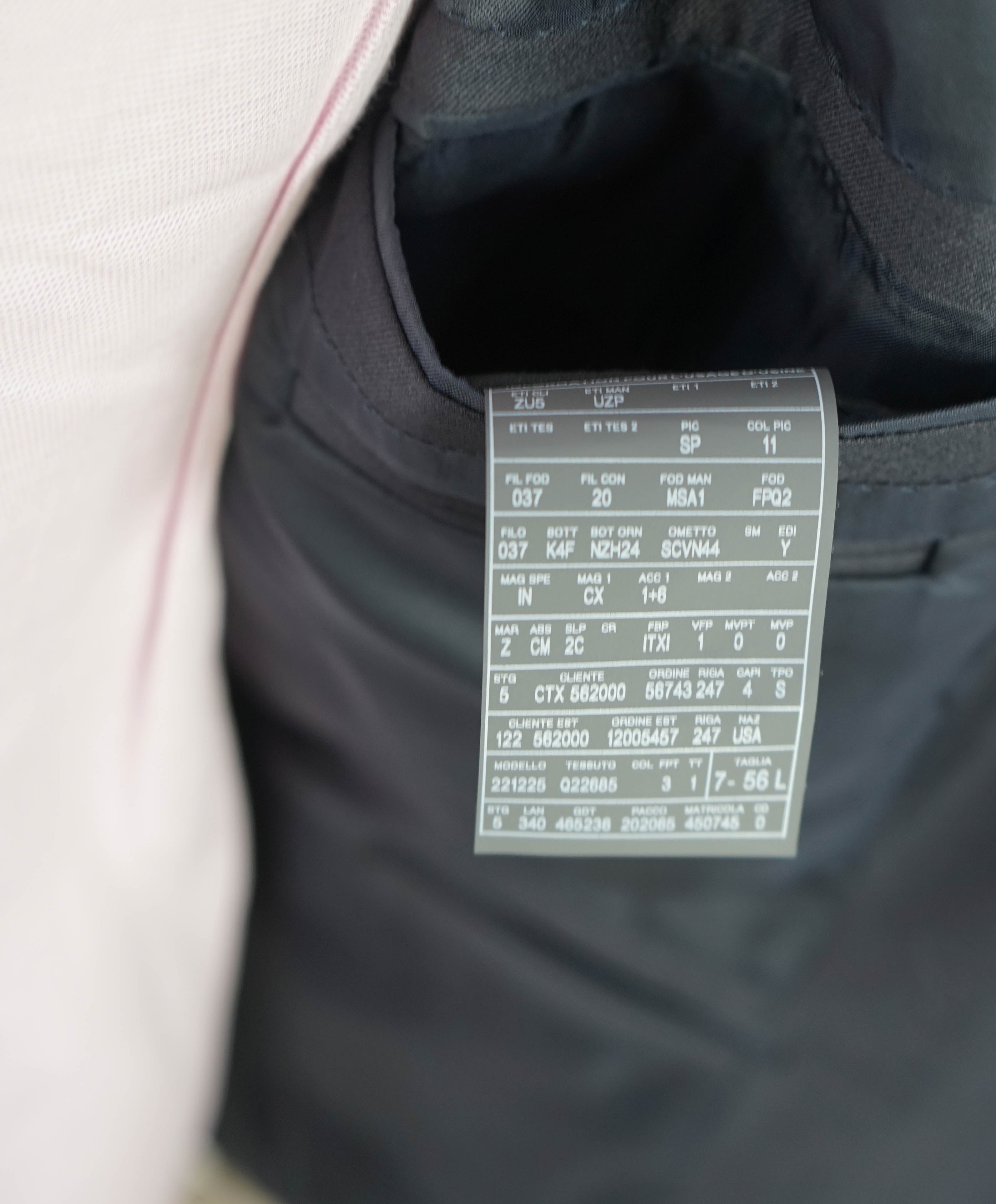 $3,995 ERMENEGILDO ZEGNA -"TROFEO" Navy CLOSET STAPLE Suit - 46L