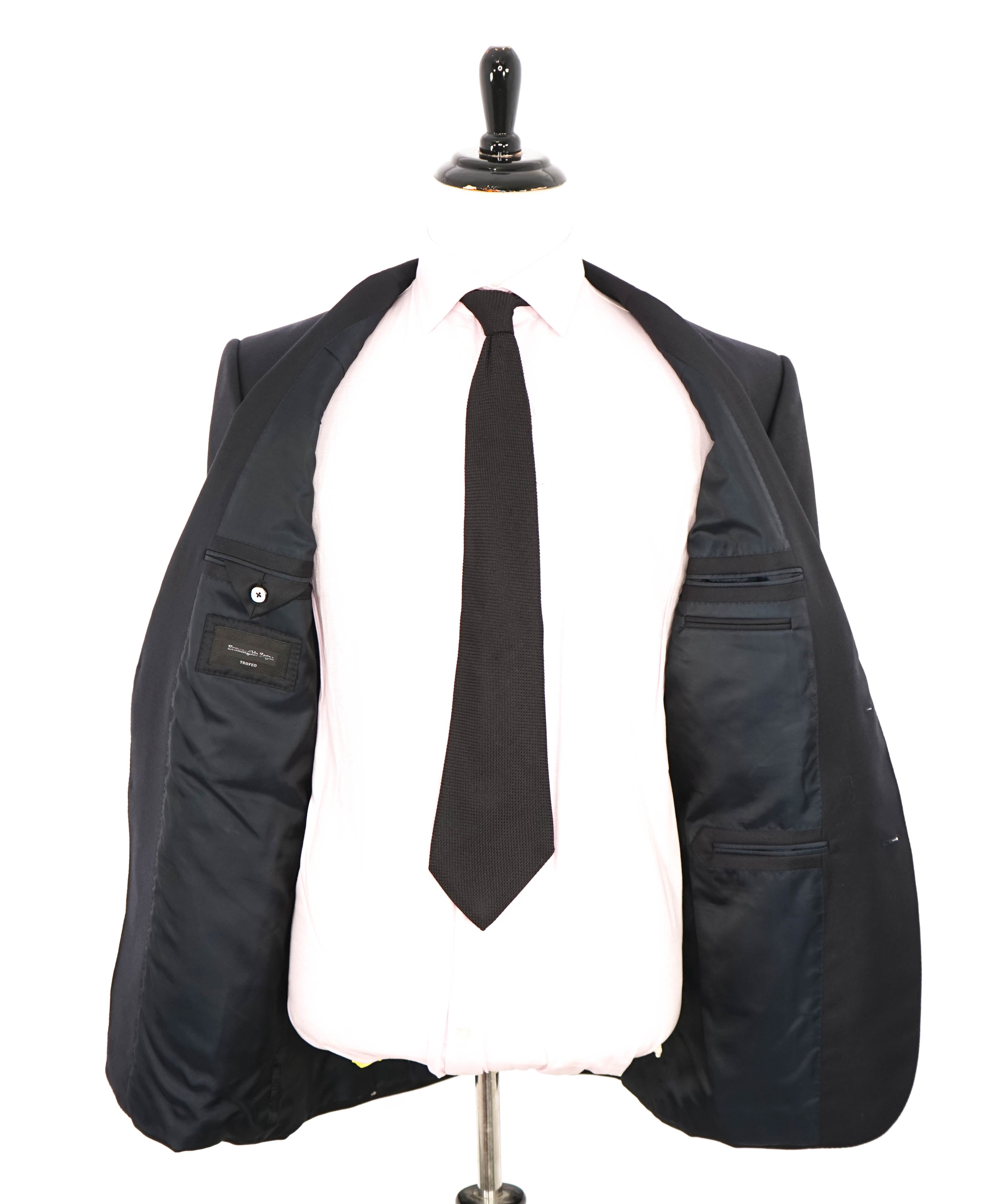$3,995 ERMENEGILDO ZEGNA -"TROFEO" Navy CLOSET STAPLE Suit - 46L
