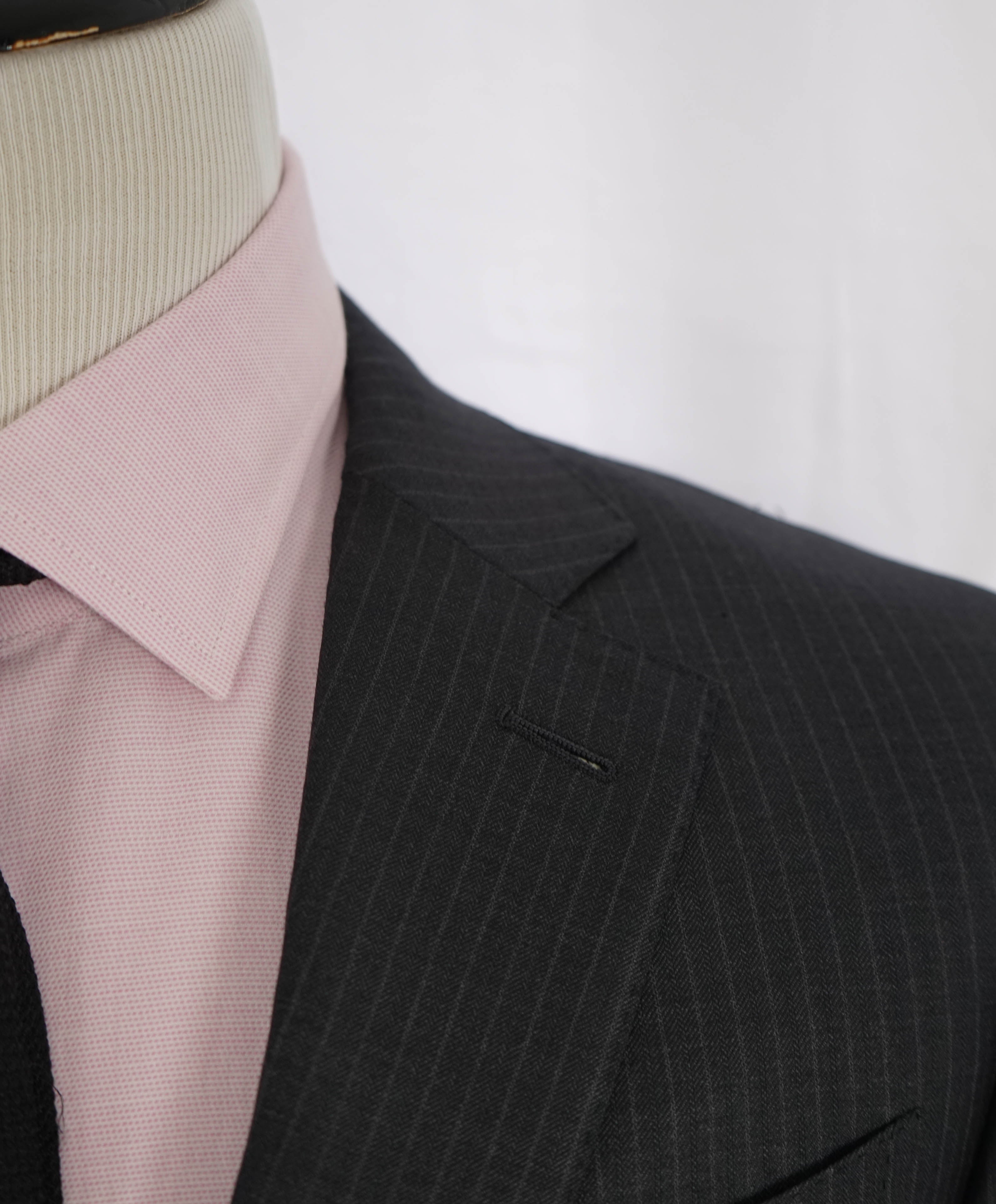 $3,695 ERMENEGILDO ZEGNA -“ACHILLFARM" SILK Gray Texture Suit - 38R