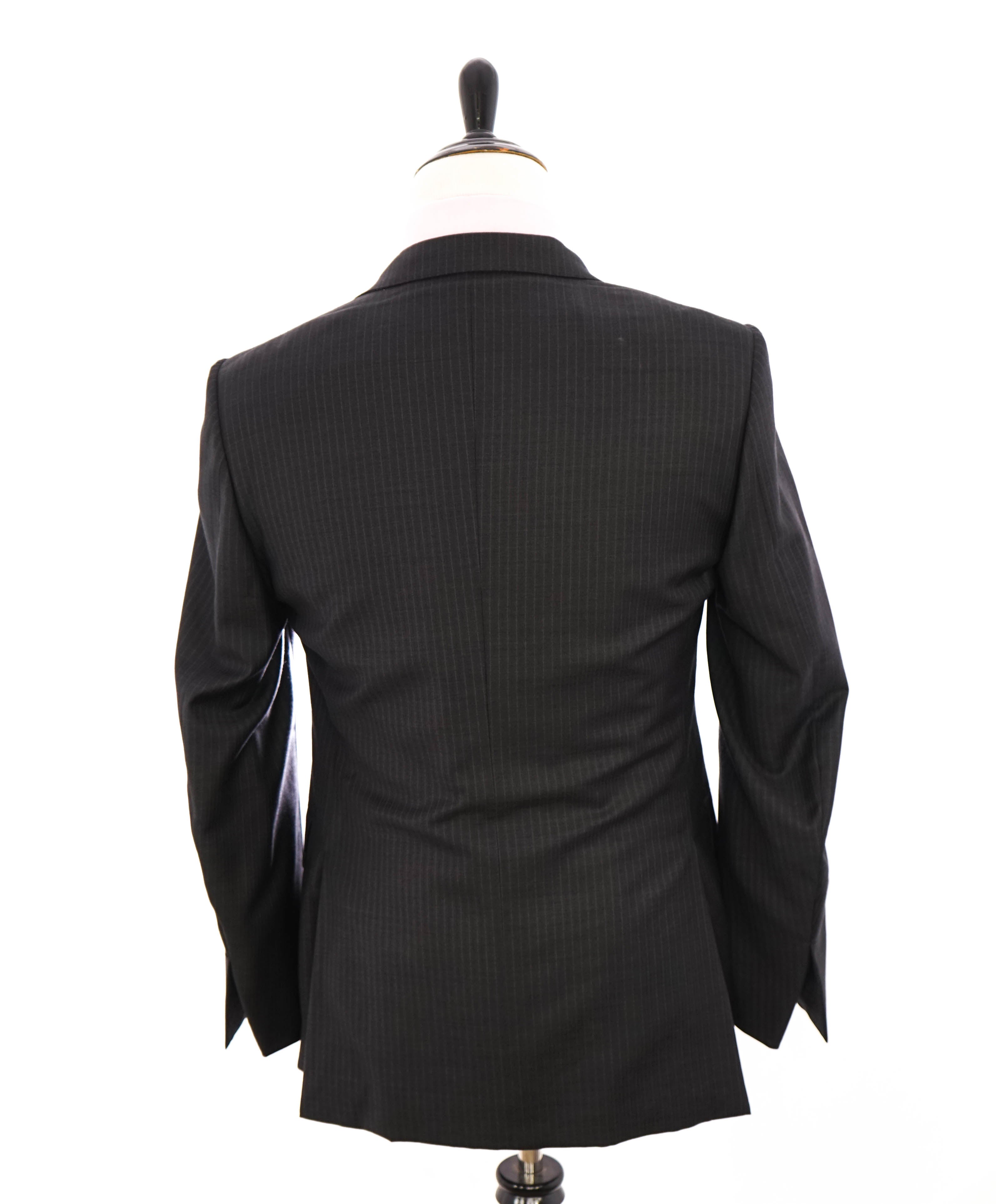 $3,695 ERMENEGILDO ZEGNA -“ACHILLFARM" SILK Gray Texture Suit - 38R