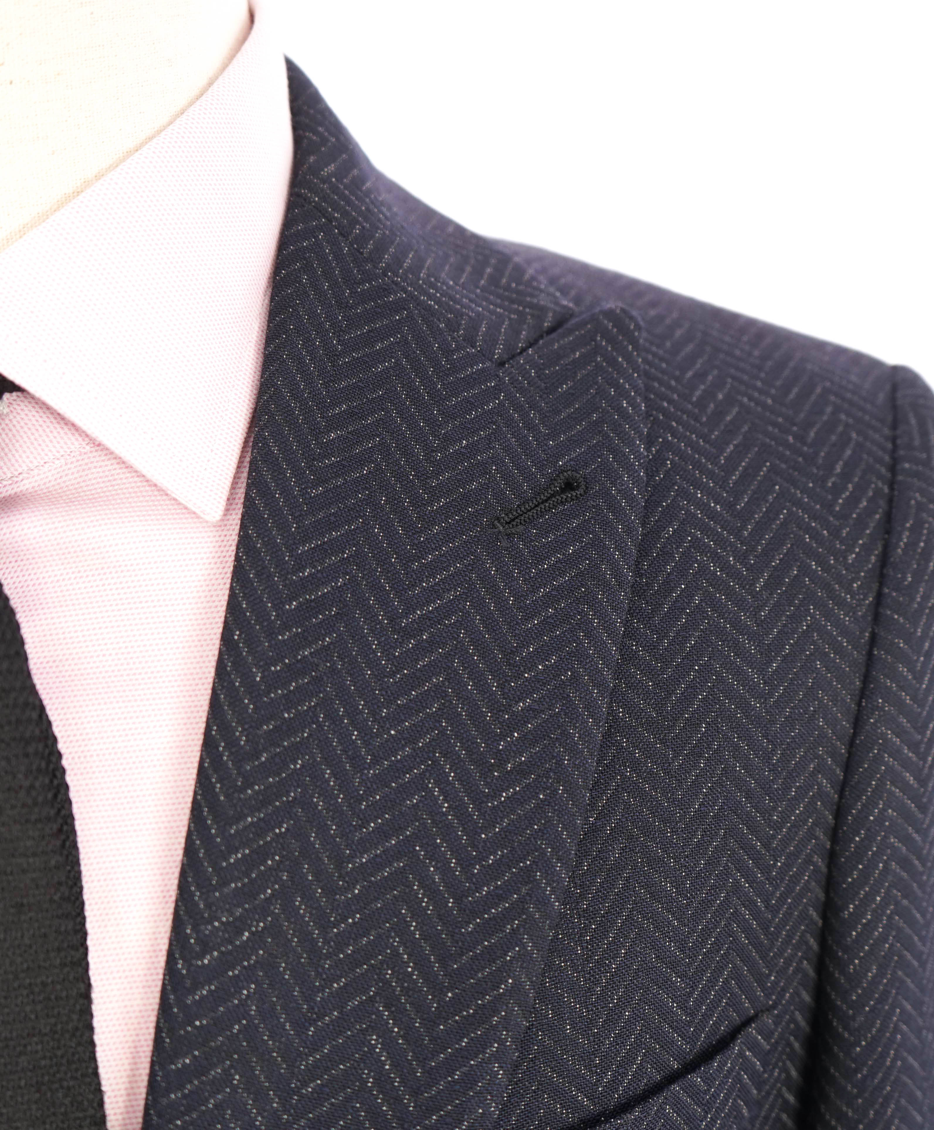 $3,795 GIORGIO ARMANI - "SOHO" Navy Peak Lapel Herringbone Suit - 42R