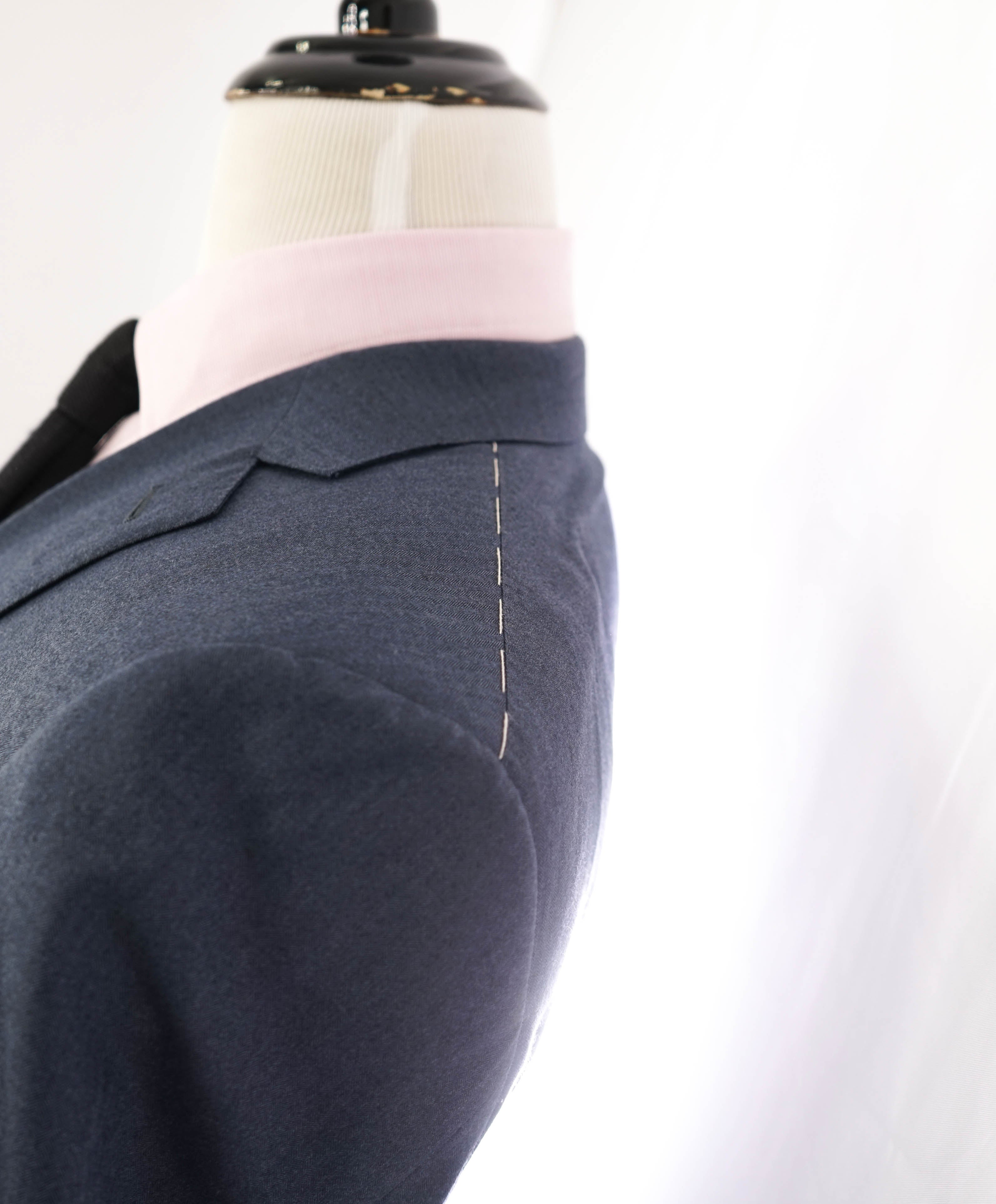 $3,250 ERMENEGILDO ZEGNA -"TROFEO 600" Blue SILK Blazer - 44R