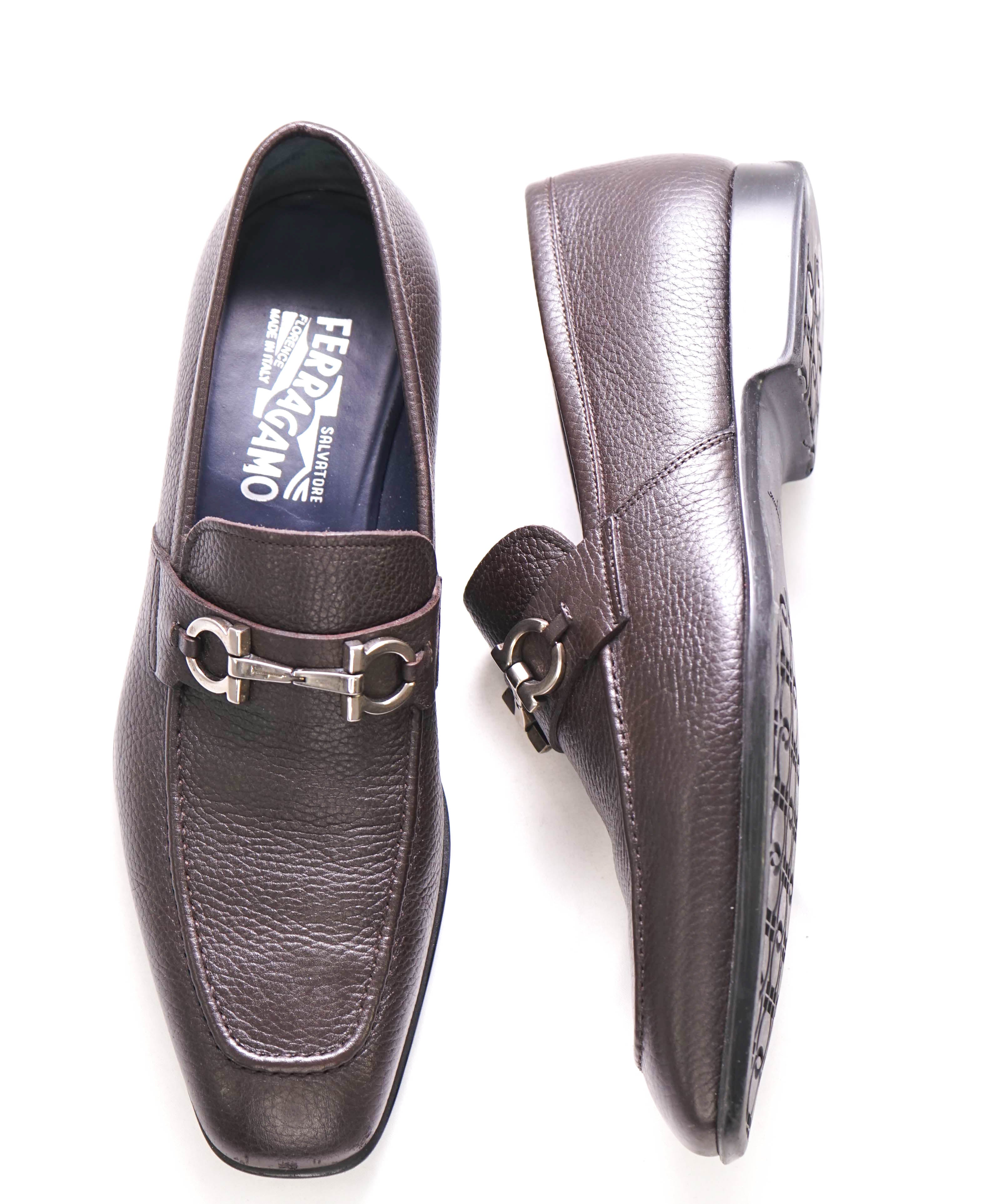 $750 SALVATORE FERRAGAMO - Brown Gancini Bit Loafer - 9 D US