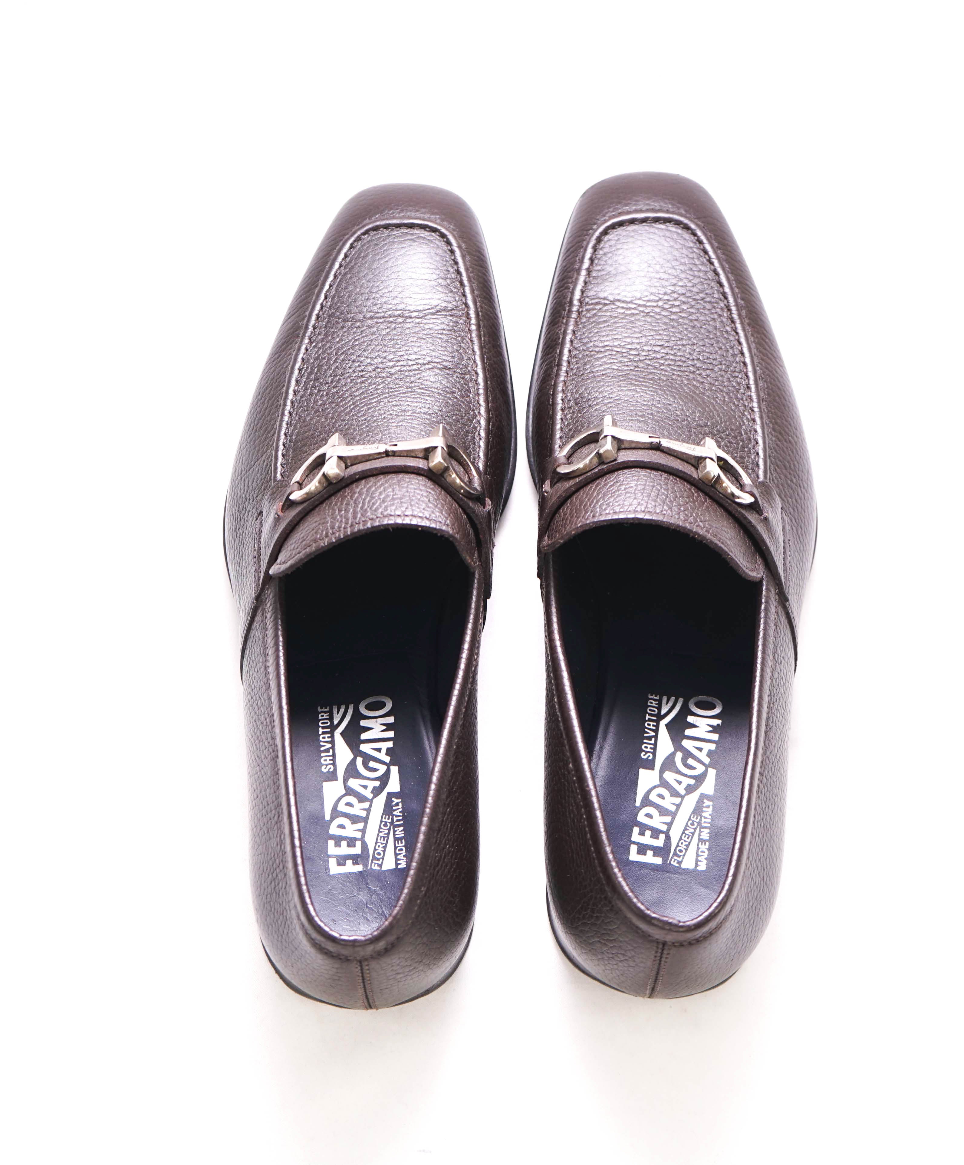 $750 SALVATORE FERRAGAMO - Brown Gancini Bit Loafer - 9 D US