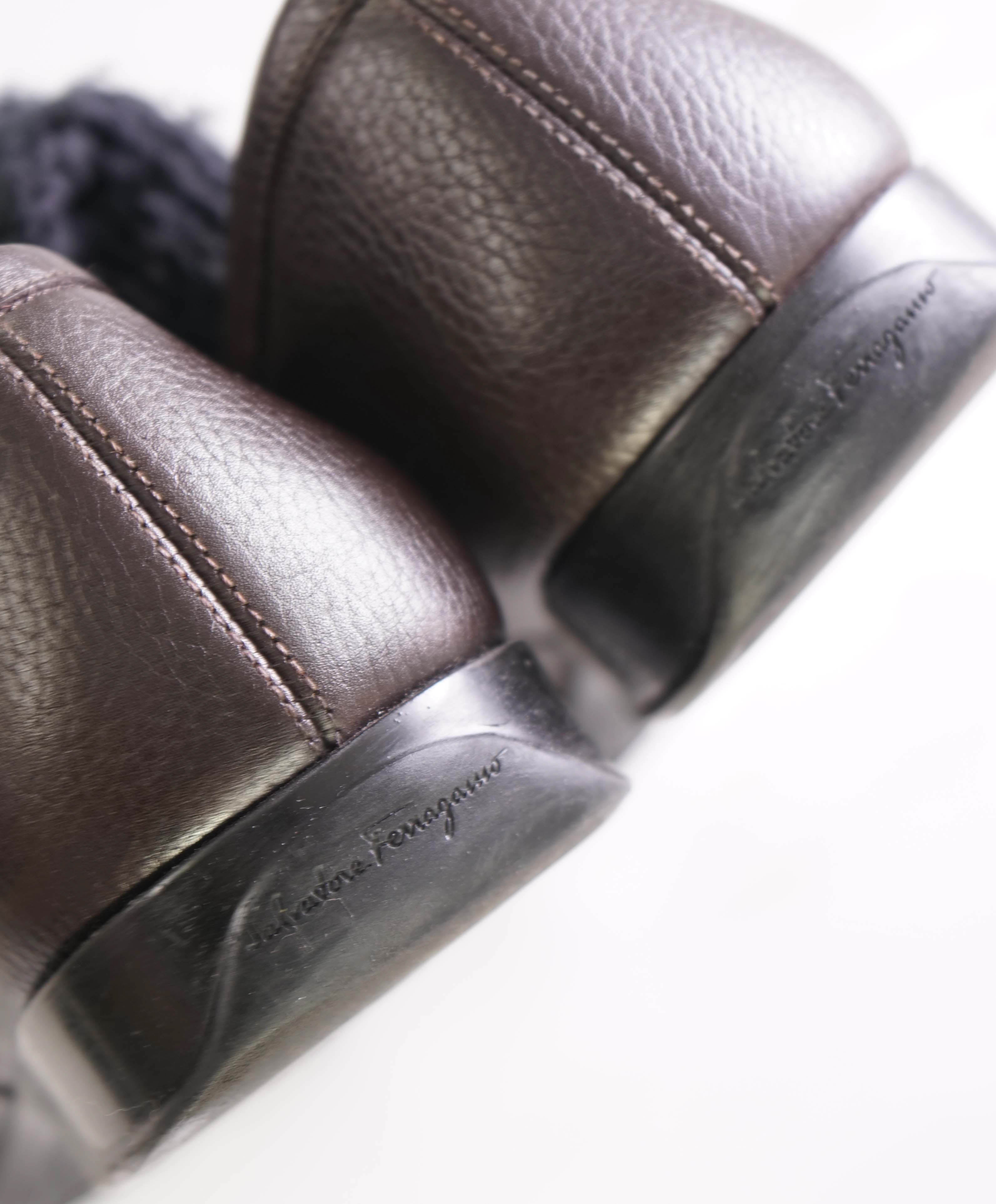 $750 SALVATORE FERRAGAMO - Brown Gancini Bit Loafer - 9 D US