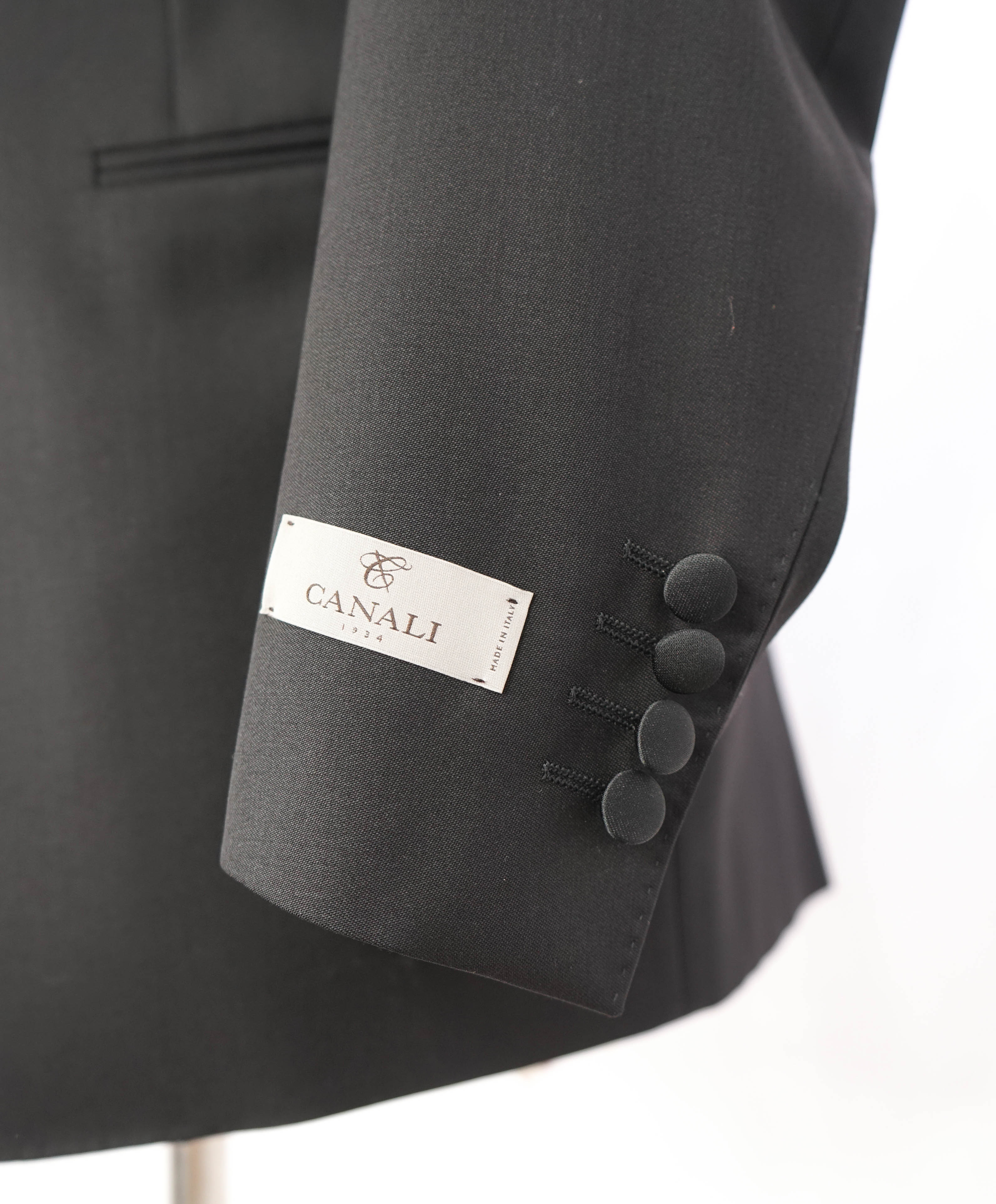 CANALI - Black *CLOSET STAPLE* Notch Lapel Tuxedo Suit - 44S