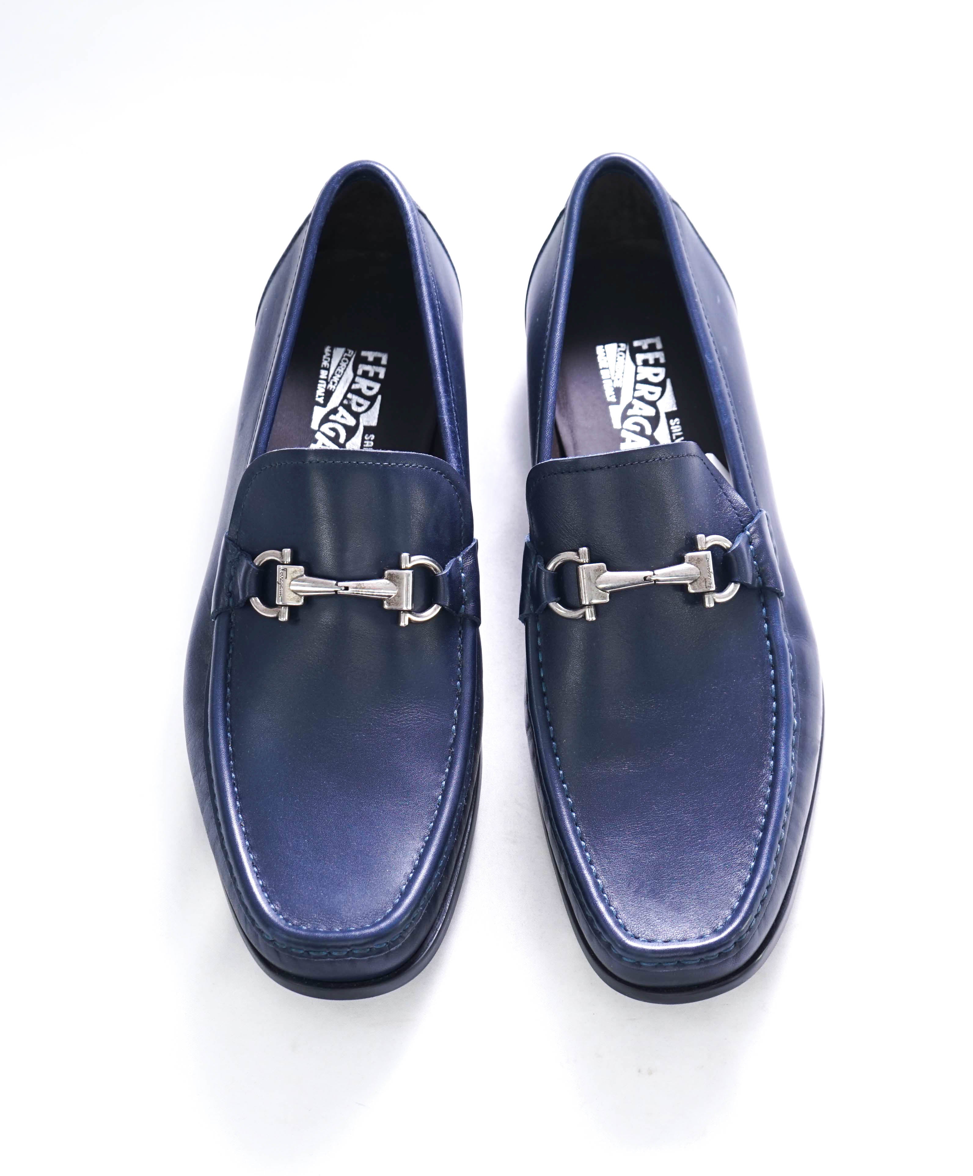 $850 SALVATORE FERRAGAMO -  "GAMES" Navy Blue Leather Gancini Loafer- 8 EEE