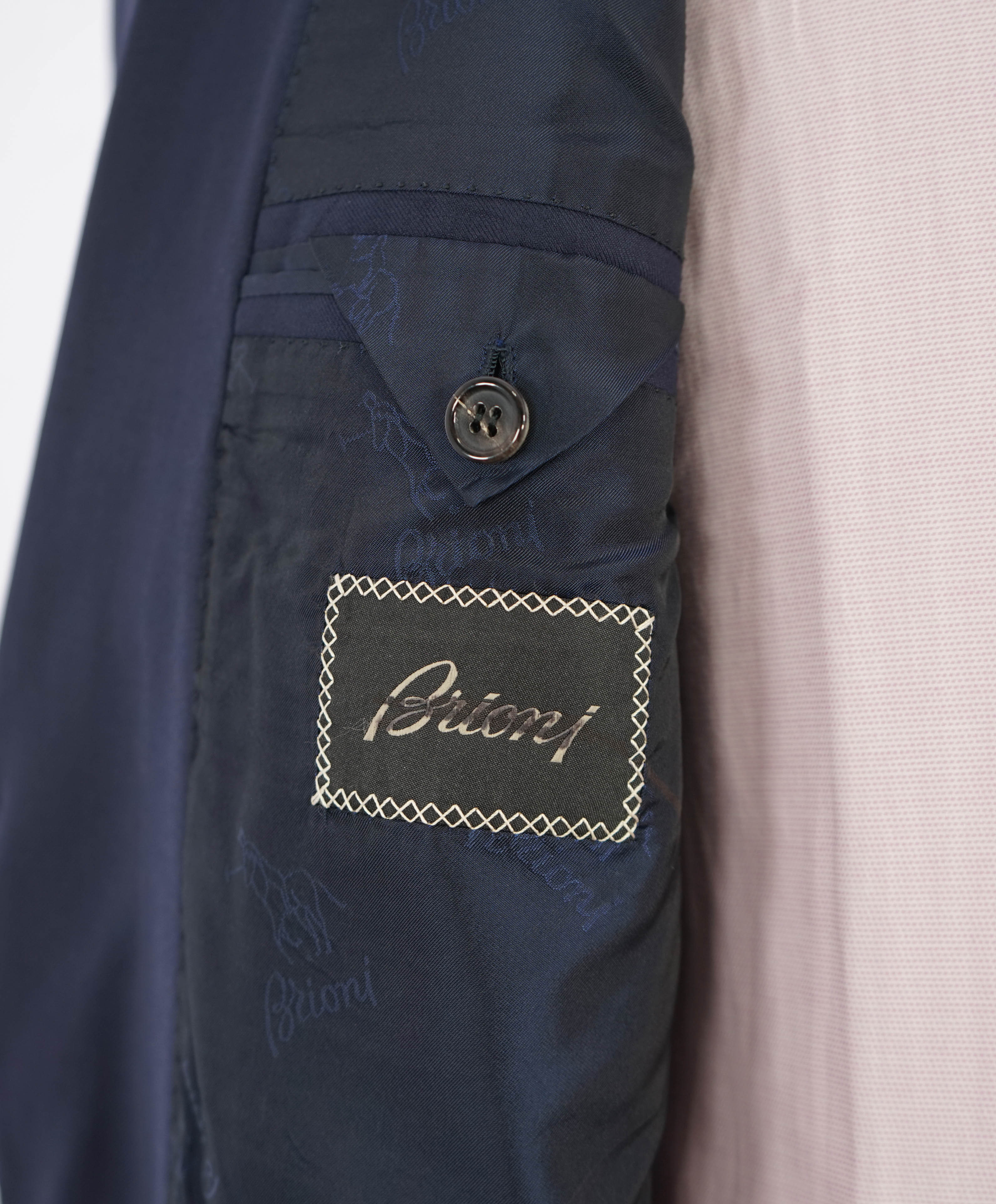 $4,800 BRIONI - NAVY 2-Button *CLOSET STAPLE* Hand Made Italy Blazer- 48R US