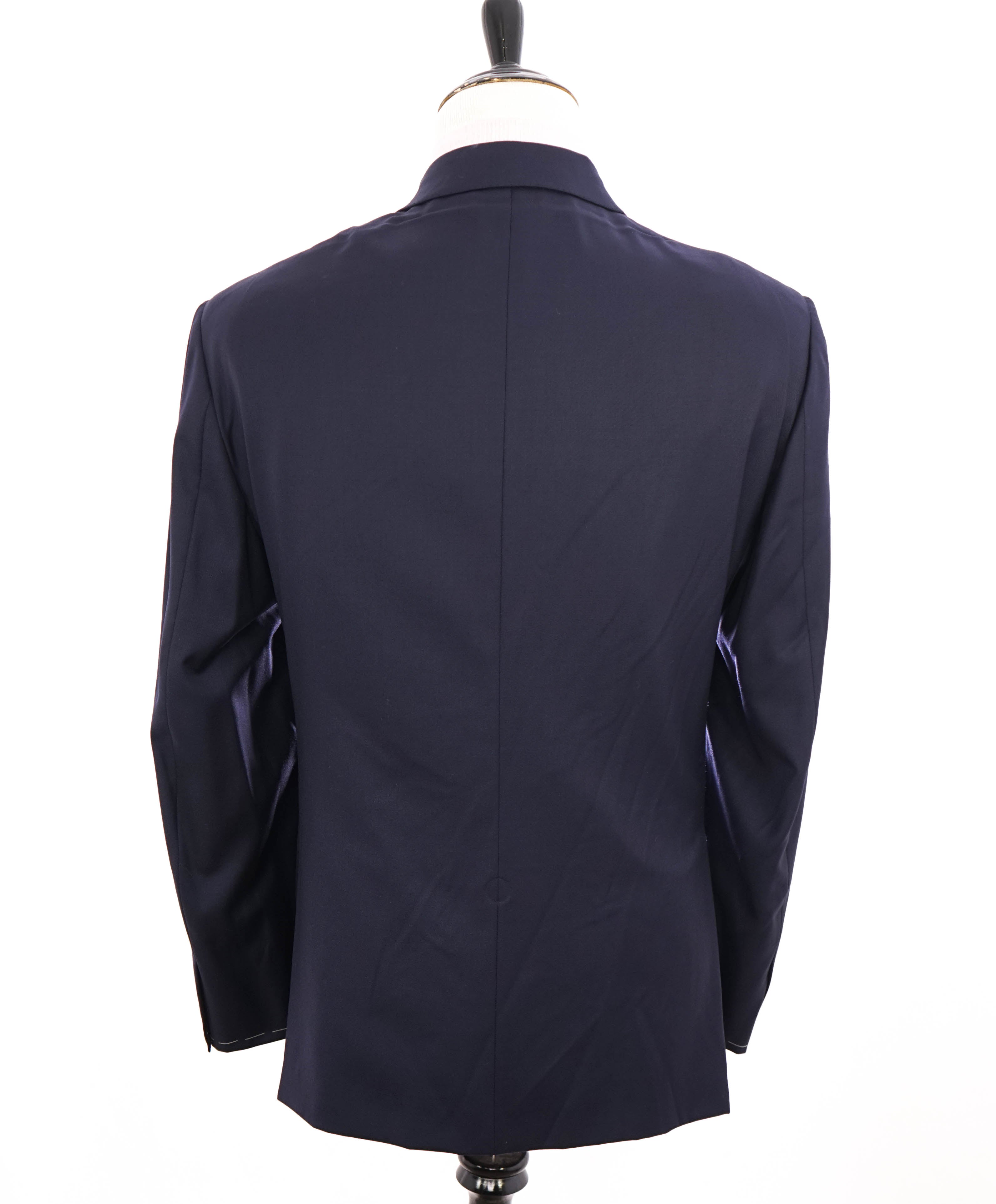 $4,800 BRIONI - NAVY 2-Button *CLOSET STAPLE* Hand Made Italy Blazer- 48R US