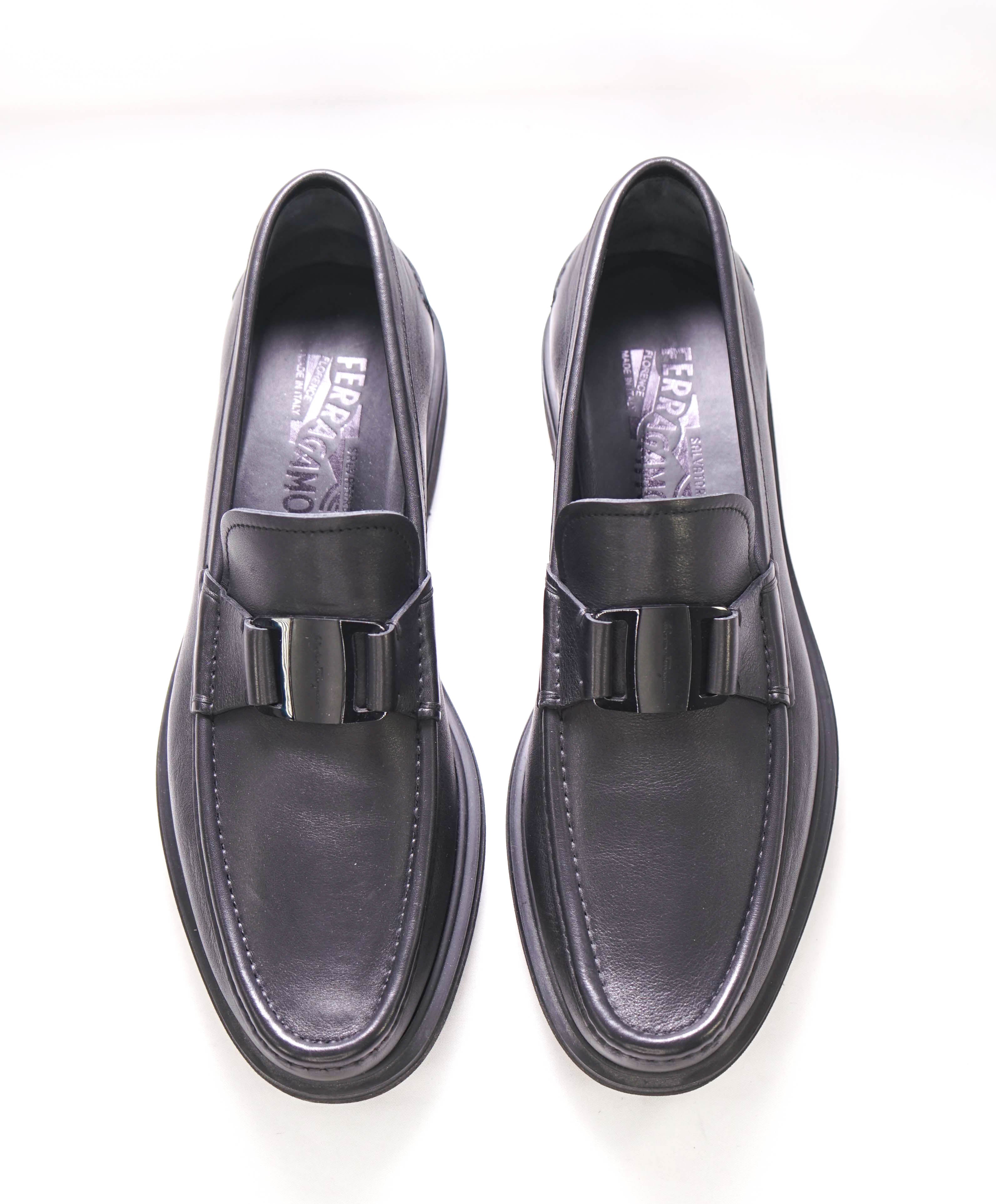 $930 SALVATORE FERRAGAMO - *SARDEGNA* Black Lug Sole Loafer - 9.5 US