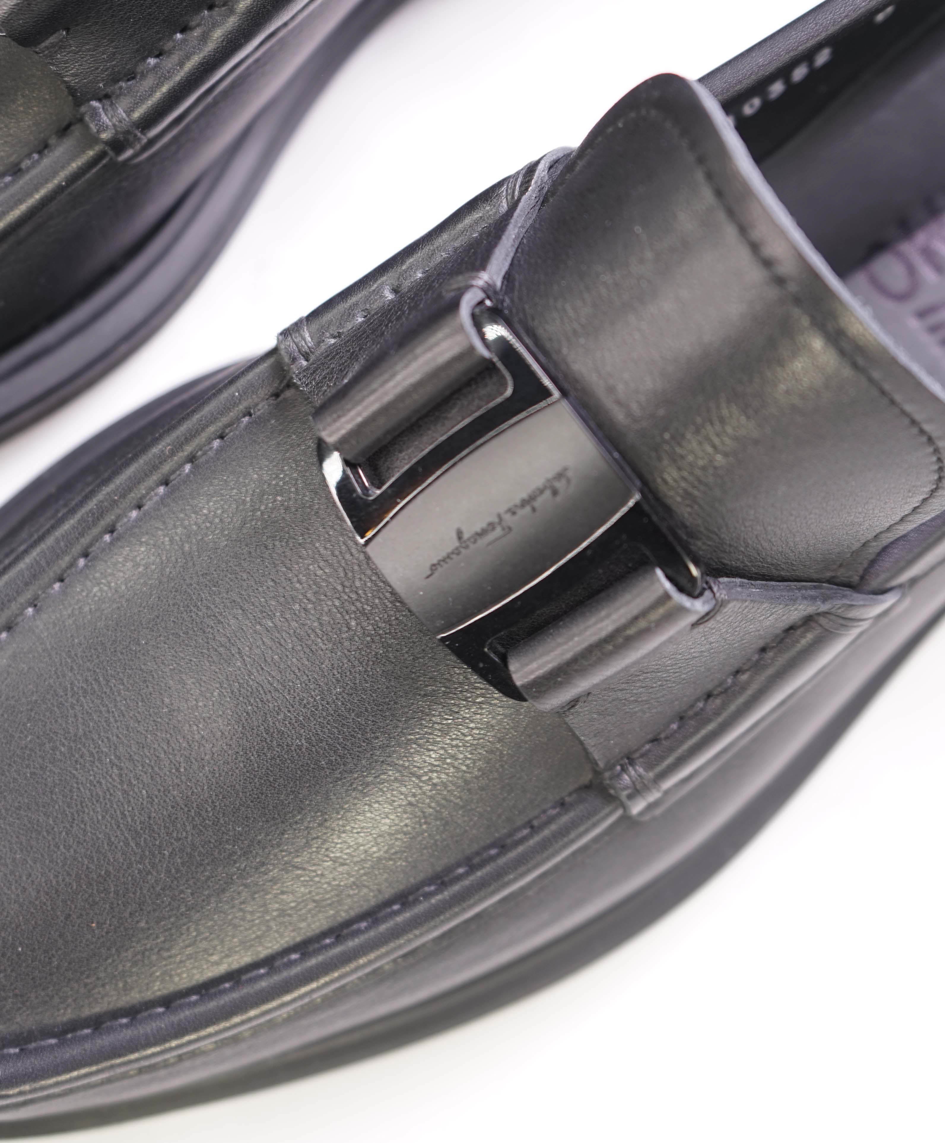 $930 SALVATORE FERRAGAMO - *SARDEGNA* Black Lug Sole Loafer - 9.5 US