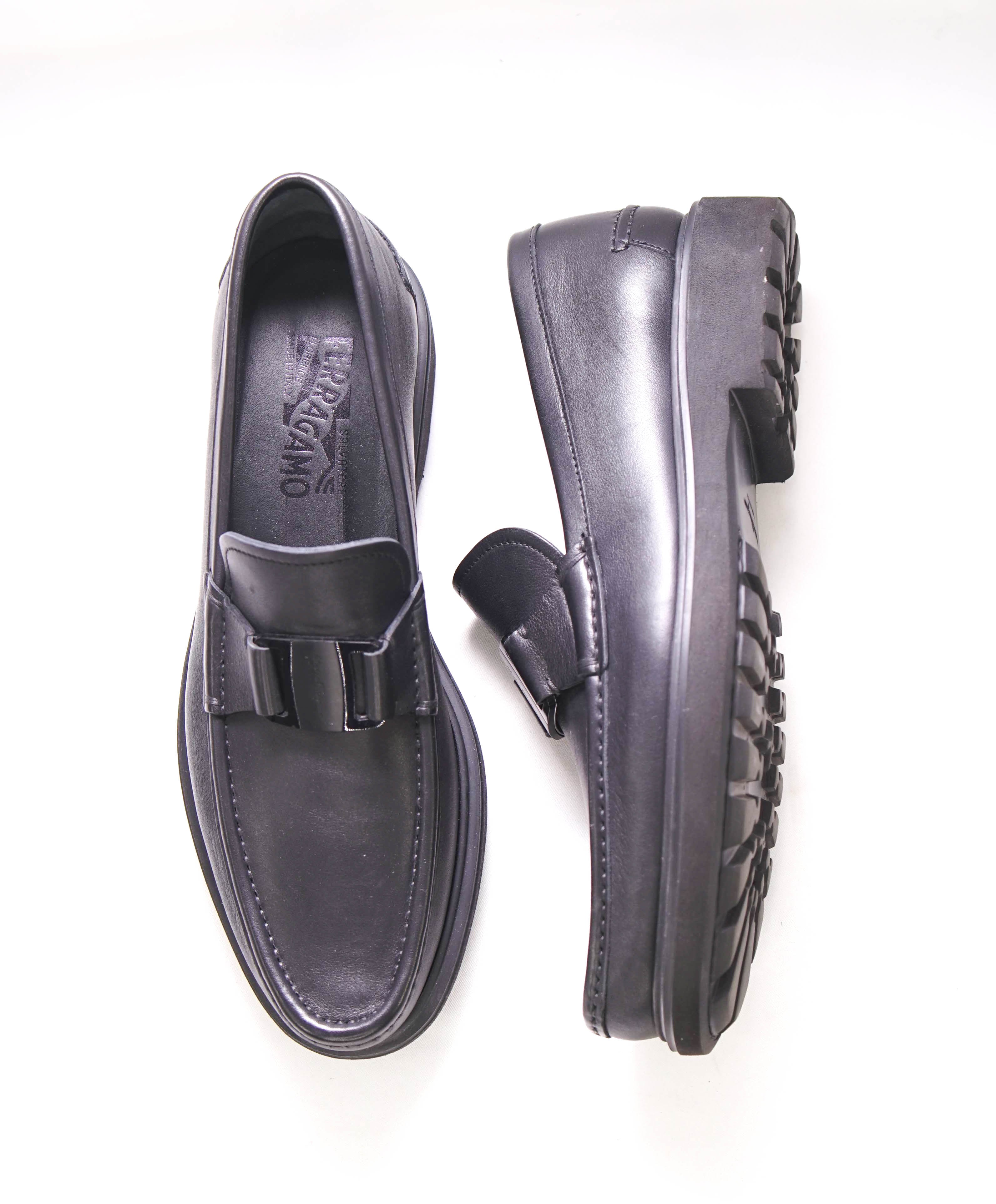 $930 SALVATORE FERRAGAMO - *SARDEGNA* Black Lug Sole Loafer - 9.5 US
