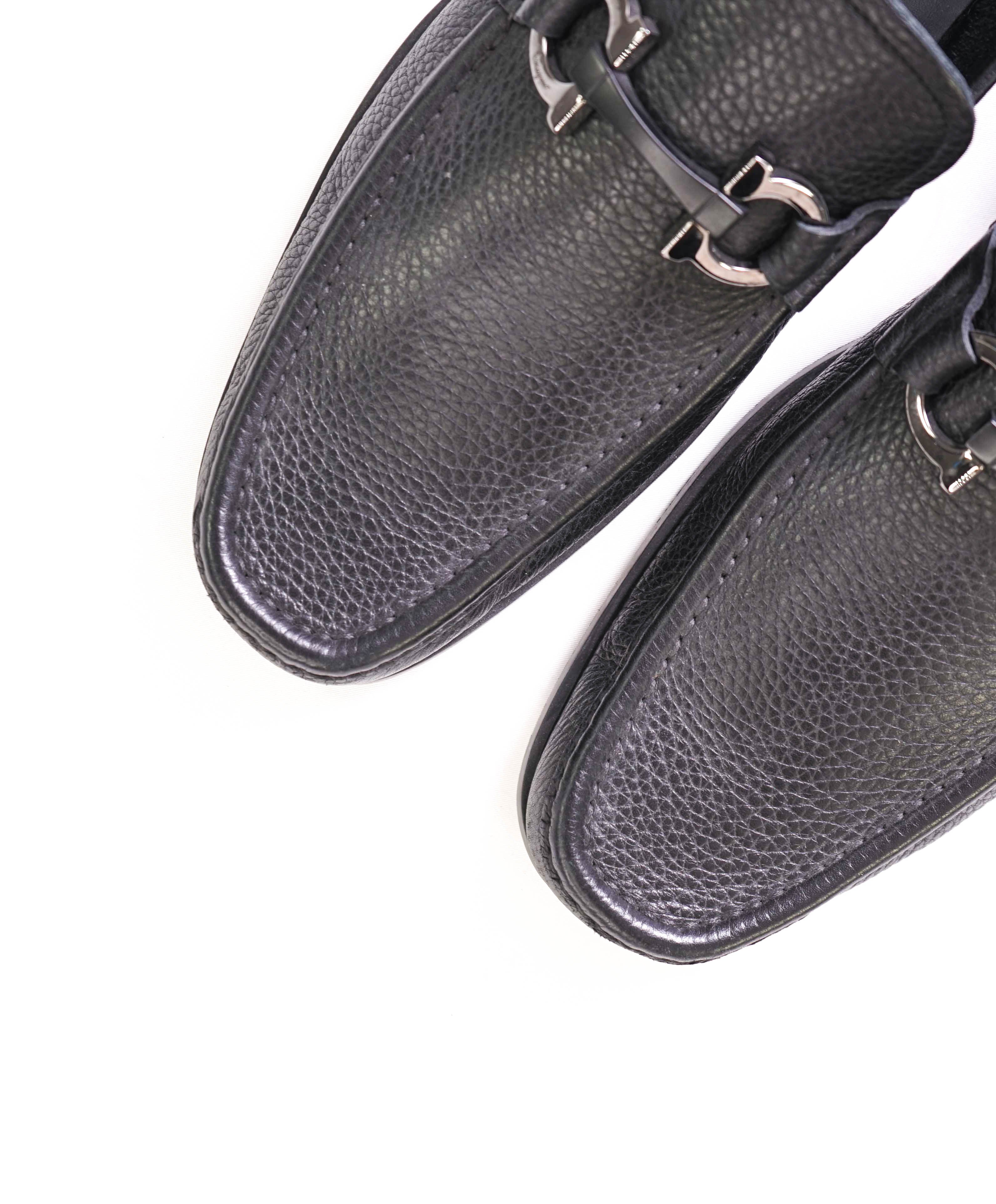 $850 SALVATORE FERRAGAMO - “GRANDIOSO" Gancini Bit Loafer Black Leather - 10 D