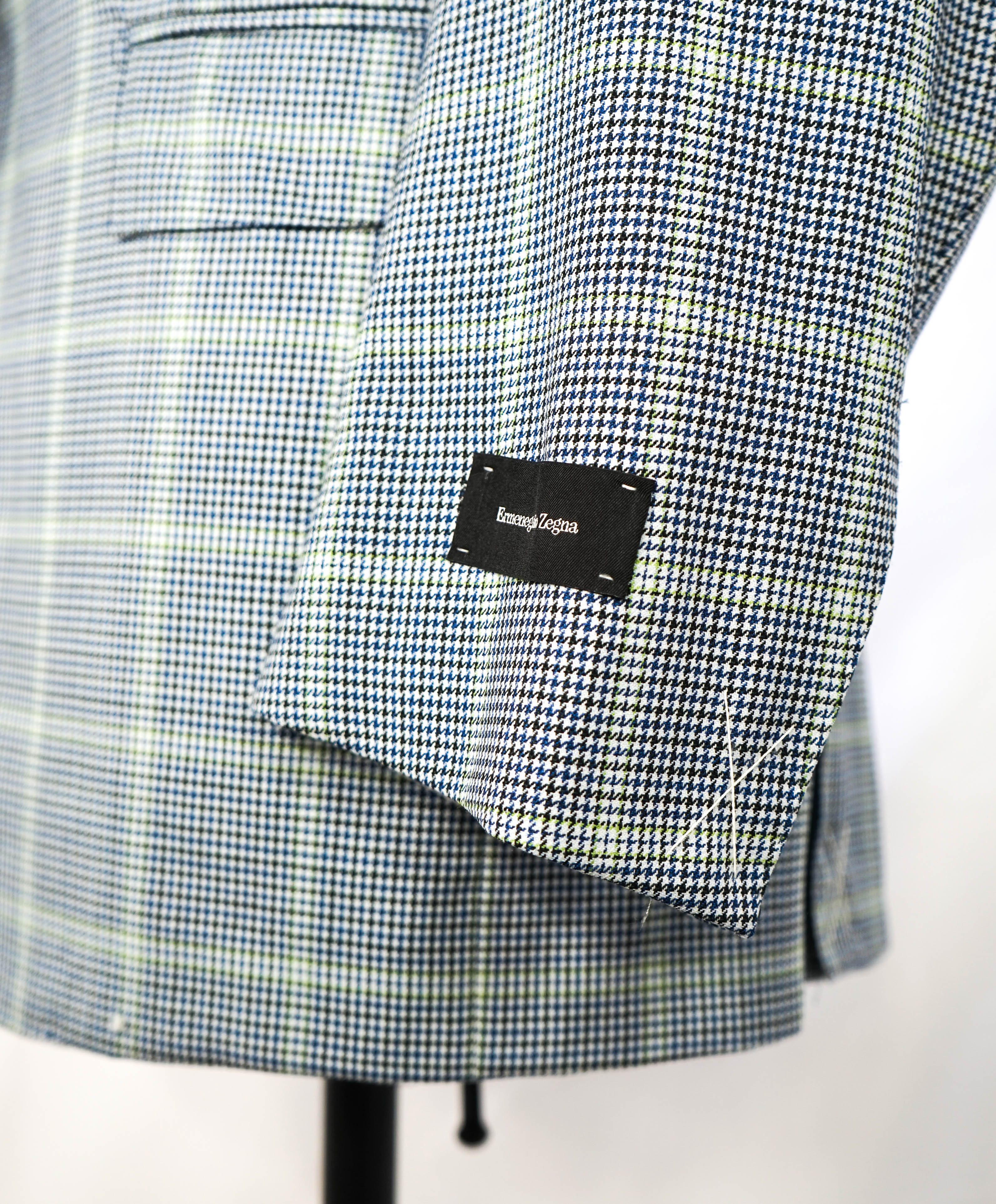 $3,295 ERMENEGILDO ZEGNA- "TROFEO" Navy/Green Houndstooth Blazer- 40R