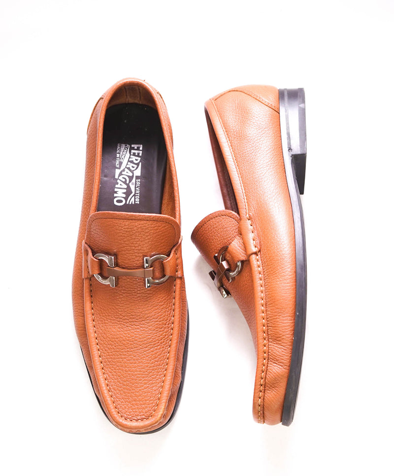 $850 SALVATORE FERRAGAMO - “GRANDIOSO" Gancini Bit Loafer Brown Leather - 9.5 D