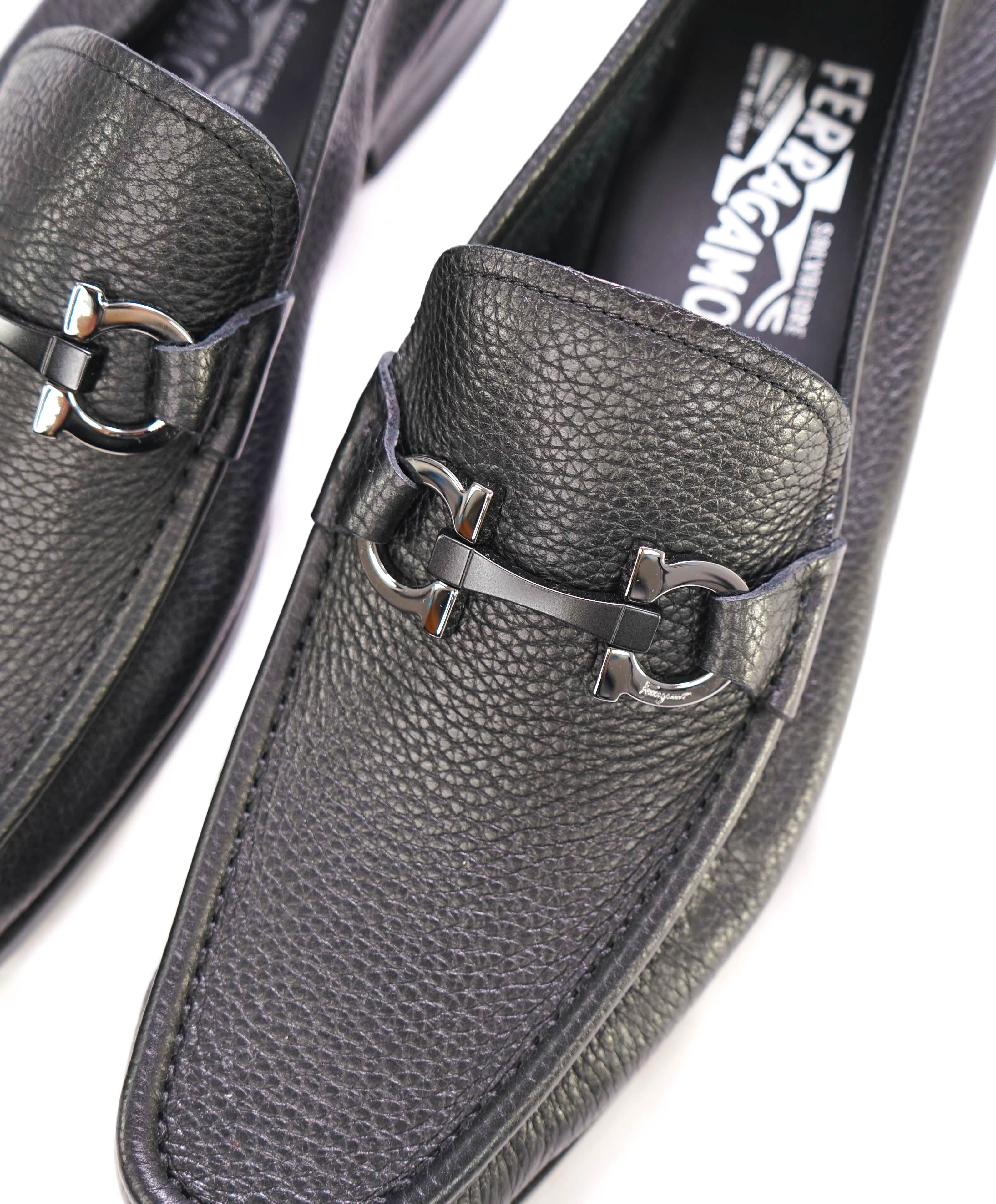 $850 SALVATORE FERRAGAMO - “GRANDIOSO" Gancini Bit Loafer Black Leather - 9 EE