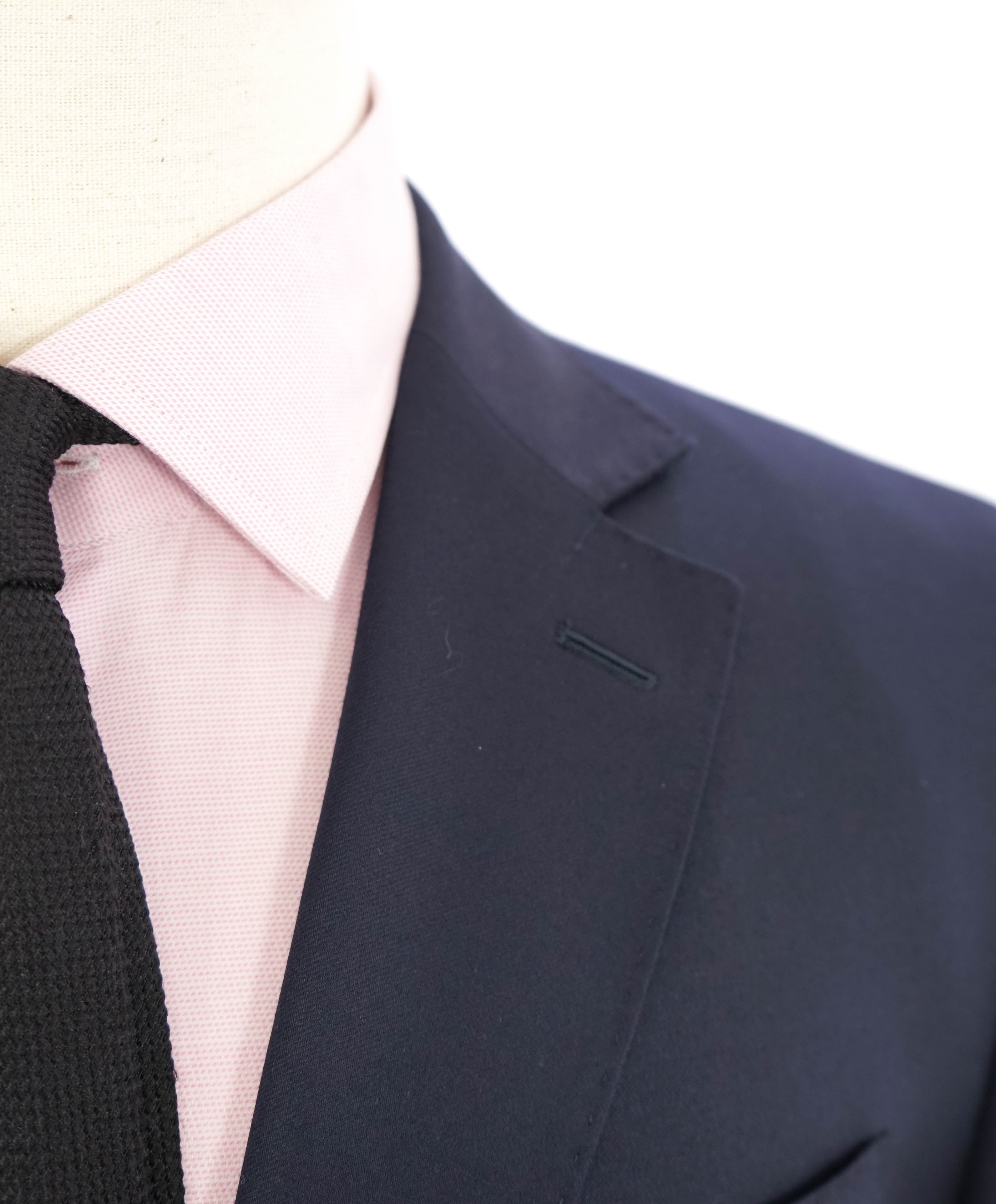 LORO PIANA -MOVIMENTO *CLOSET STAPLE* “Four Seasons” 130s Navy Blazer- 42S