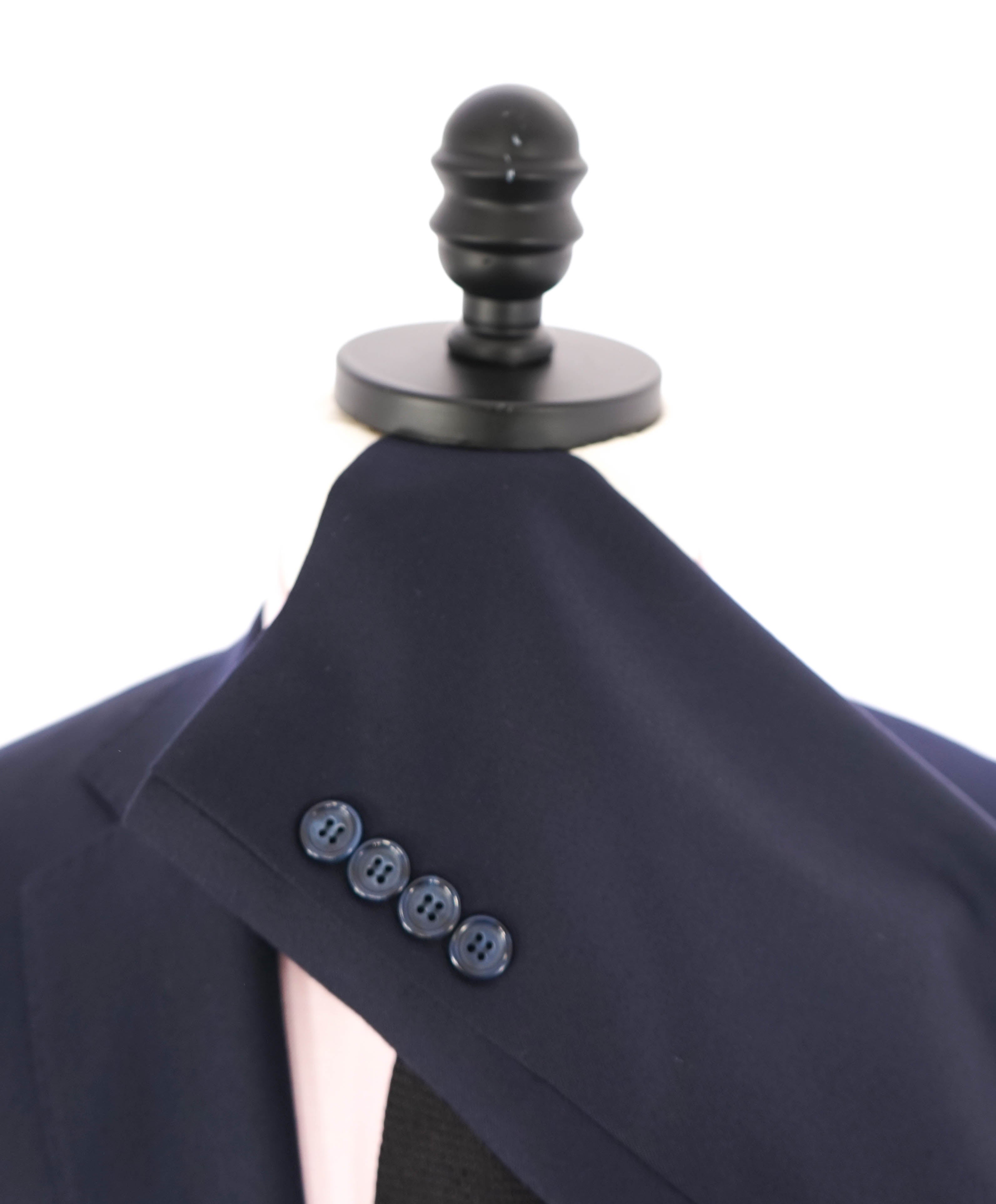LORO PIANA -MOVIMENTO *CLOSET STAPLE* “Four Seasons” 130s Navy Blazer- 42S