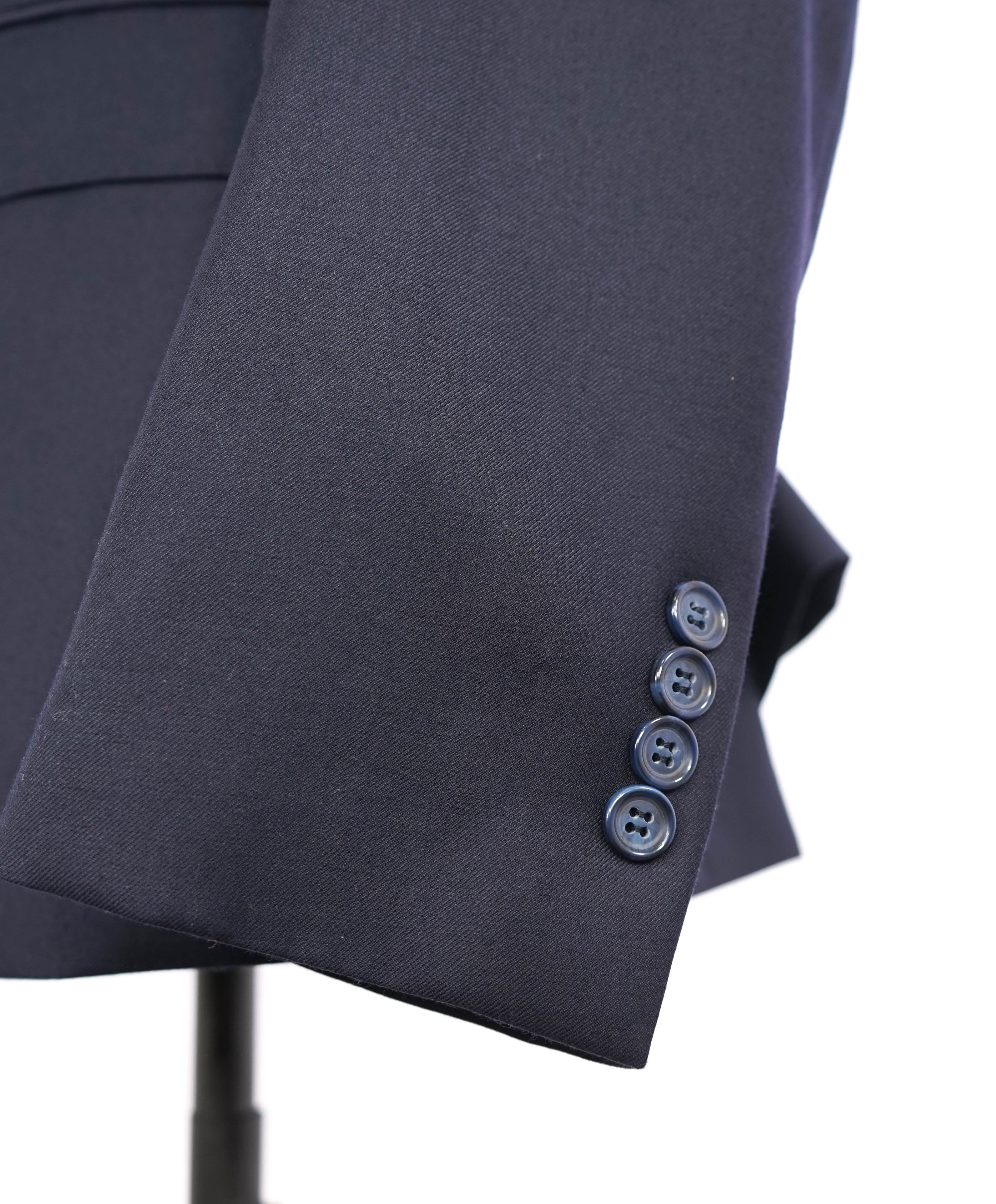 LORO PIANA -MOVIMENTO *CLOSET STAPLE* “Four Seasons” 130s Navy Blazer- 42S