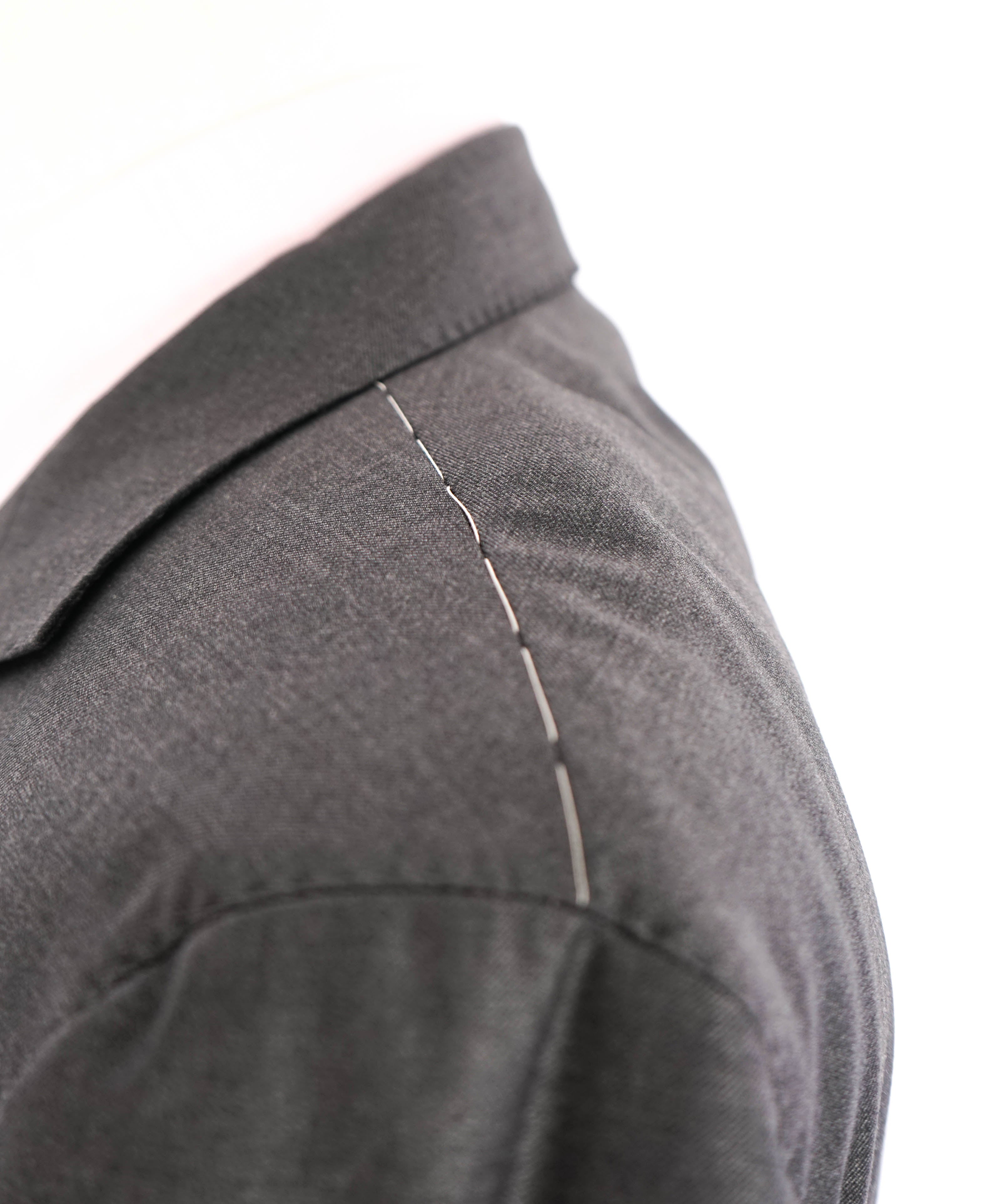 BRUNELLO CUCINELLI - *CLOSET STAPLE* Gray 2/3 Roll Lapel Semi-Lined Suit - 44R 35W