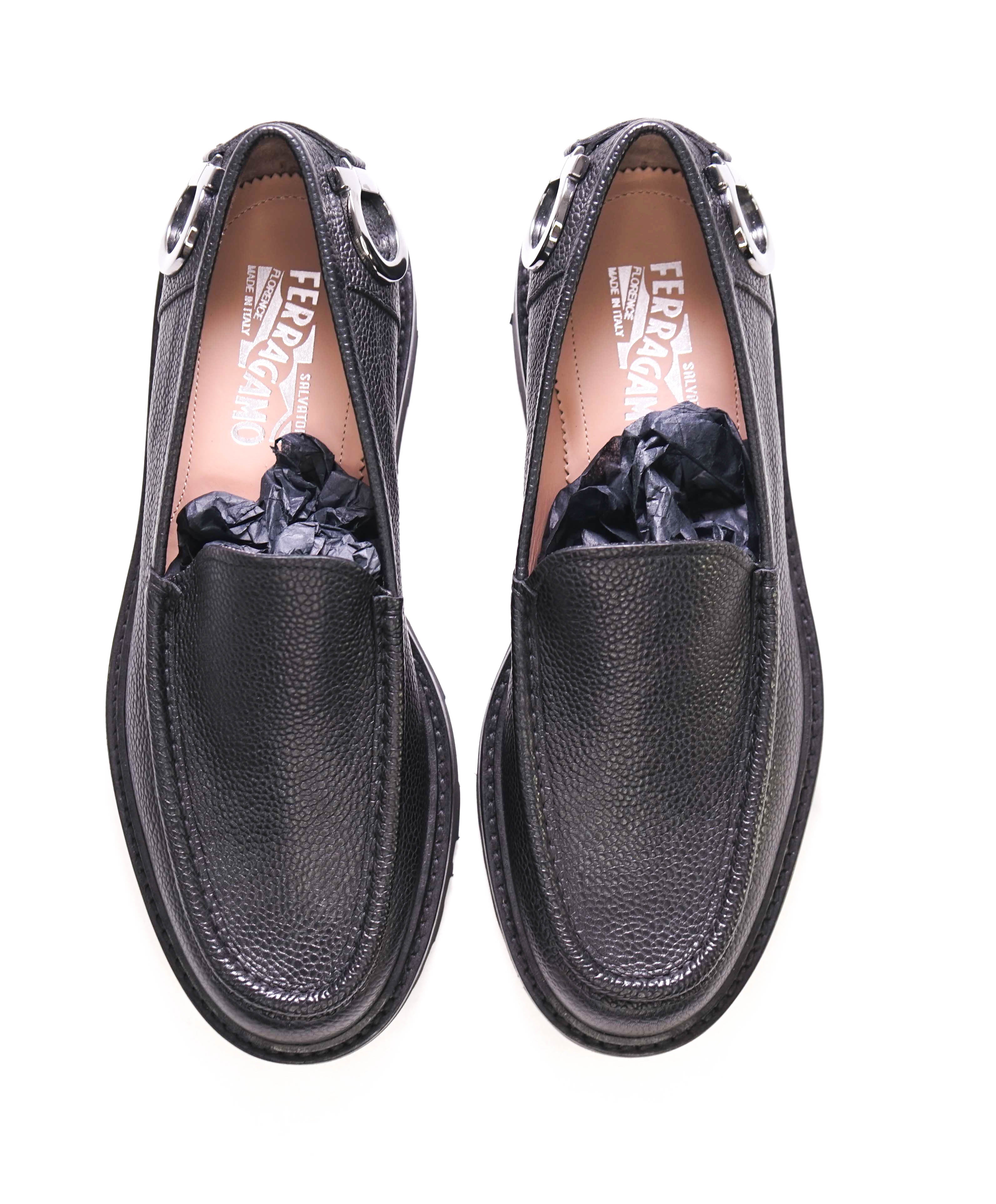 $879 SALVATORE FERRAGAMO - *TARVER* Black Lug Sole Gancini Loafer - 9 M US